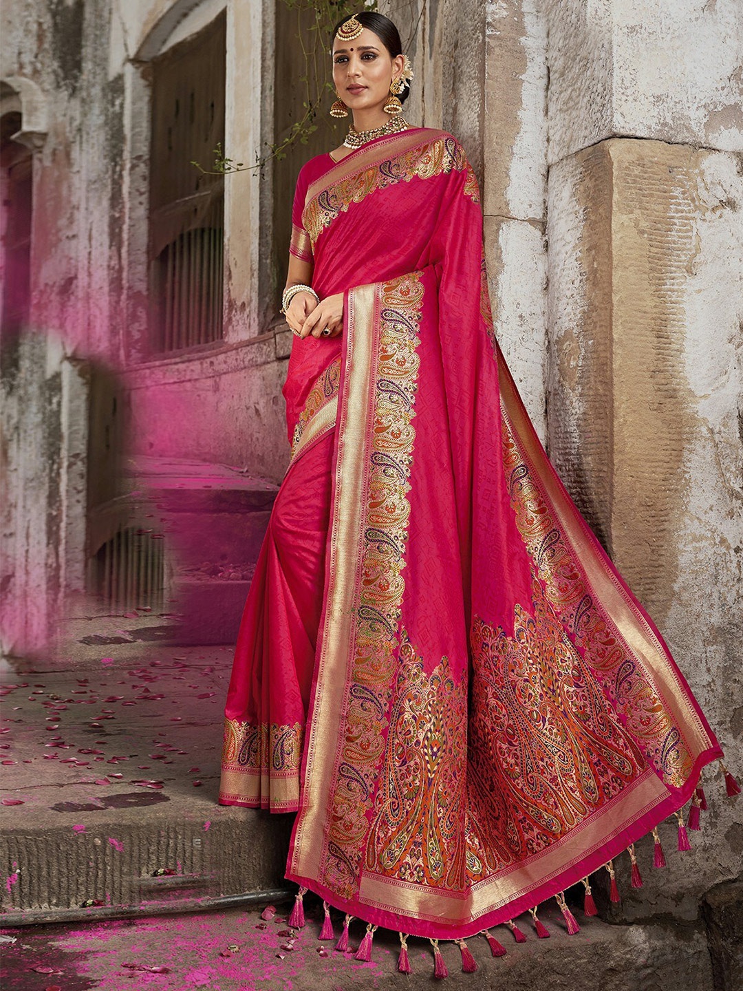 

ODETTE Ethnic Motifs Woven Design Zari Banarasi Saree, Pink