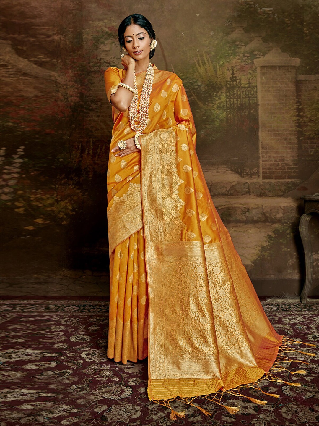 

ODETTE Ethnic Motifs Woven Design Zari Banarasi Saree, Yellow