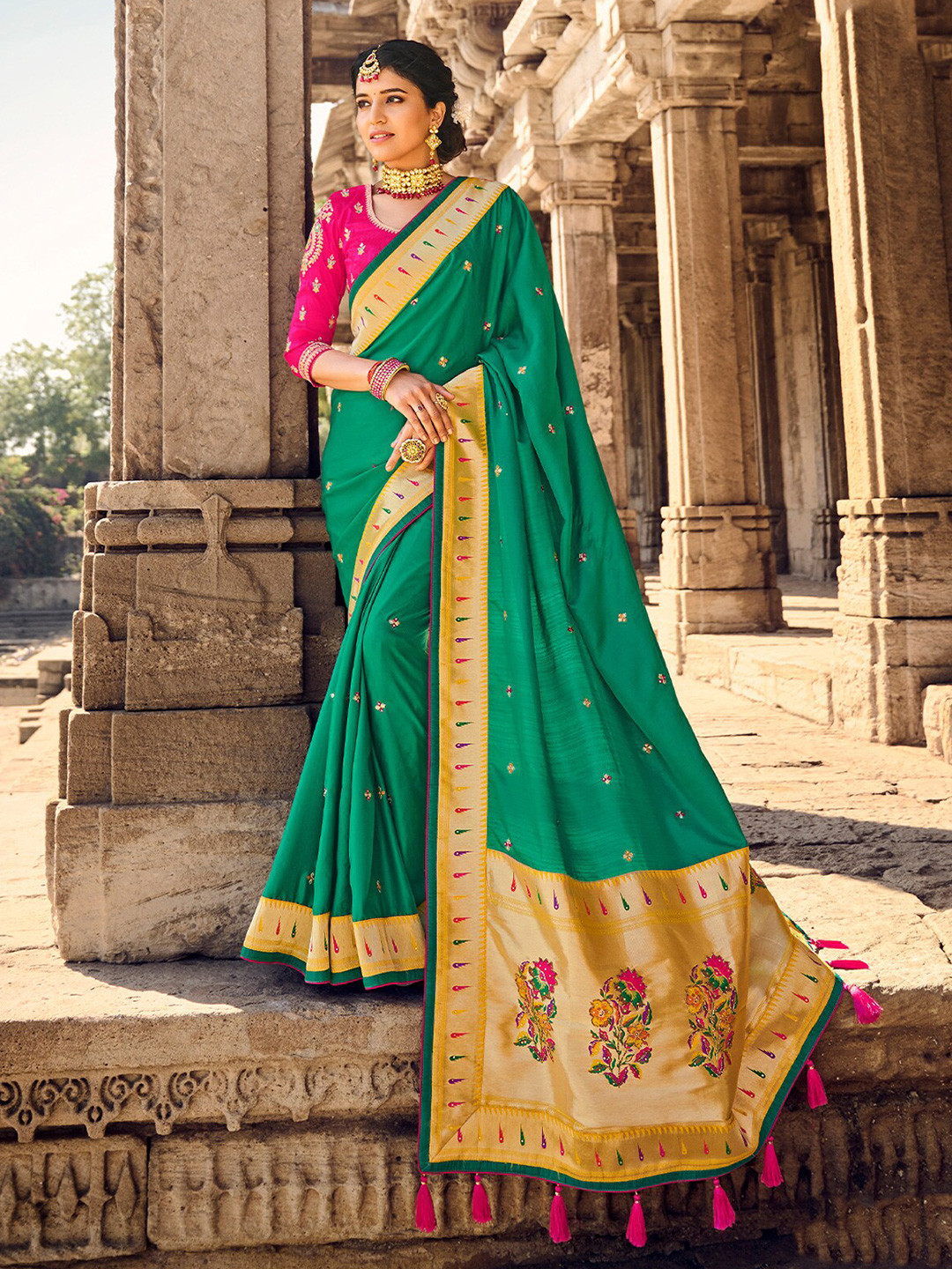 

ODETTE Ethnic Motifs Embroidered Beads and Stones Silk Blend Saree, Green