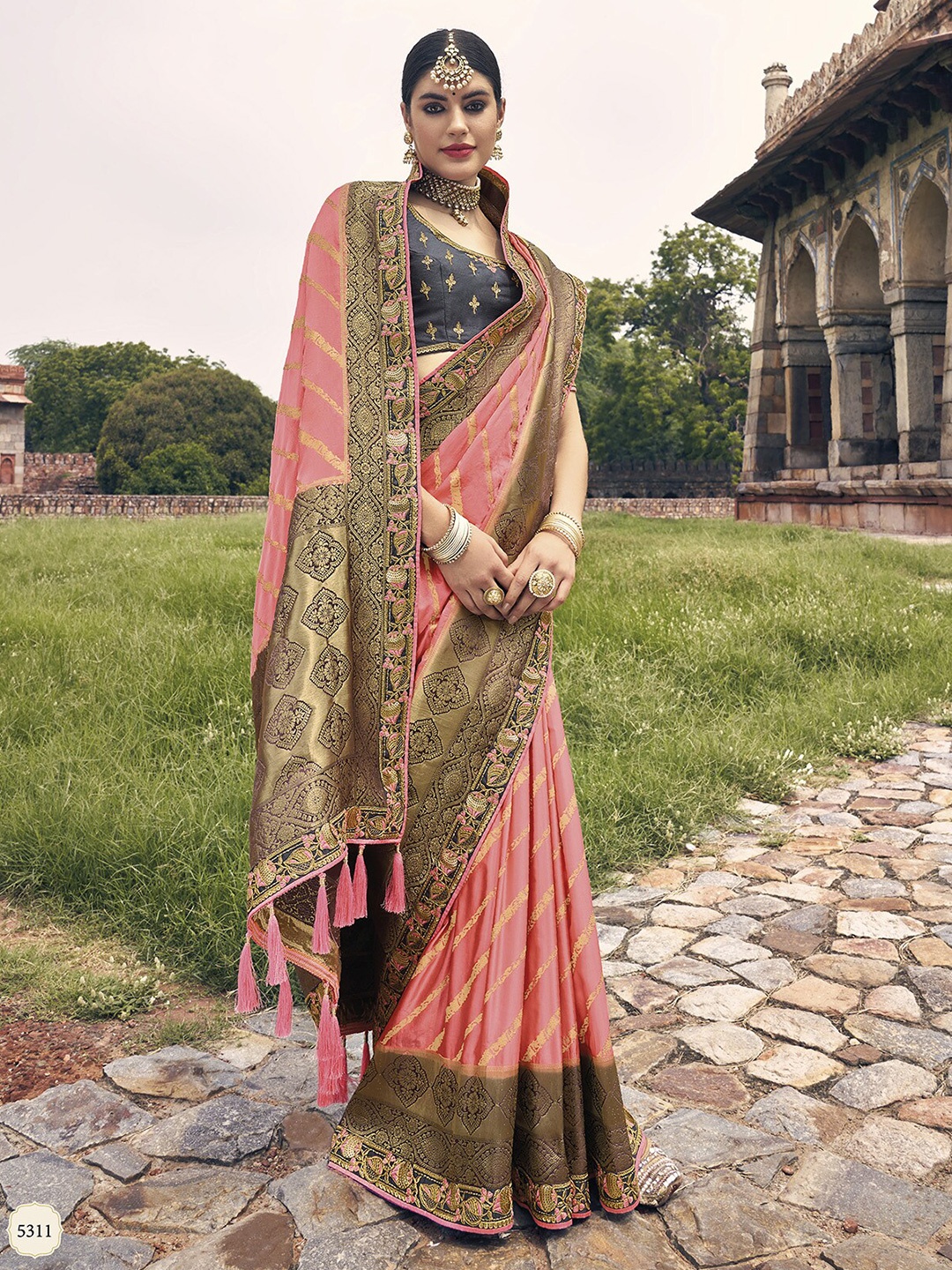 

ODETTE Ethnic Motifs Woven Design Zari Saree, Pink
