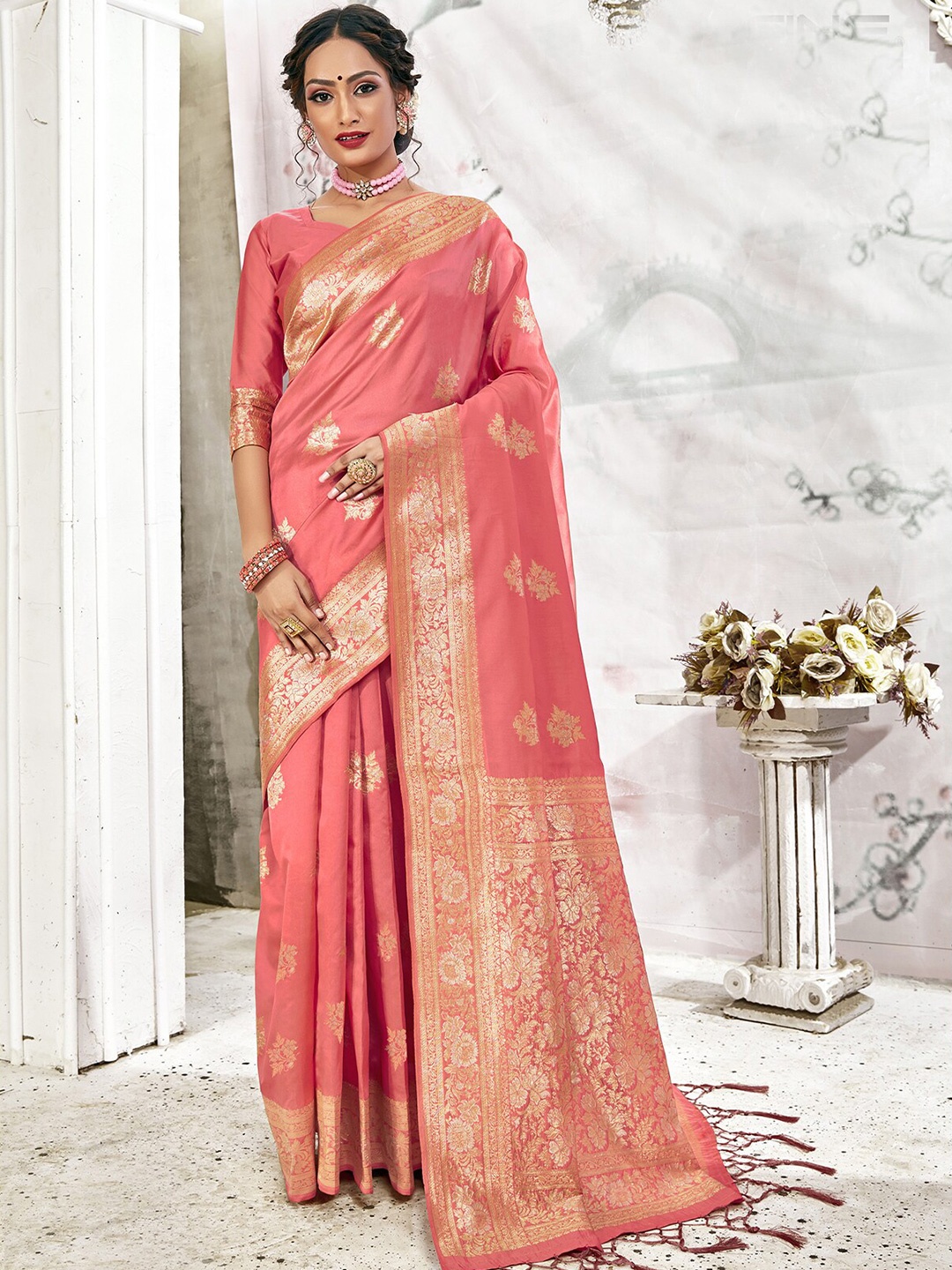 

ODETTE Ethnic Motifs Woven Design Zari Banarasi Saree, Peach
