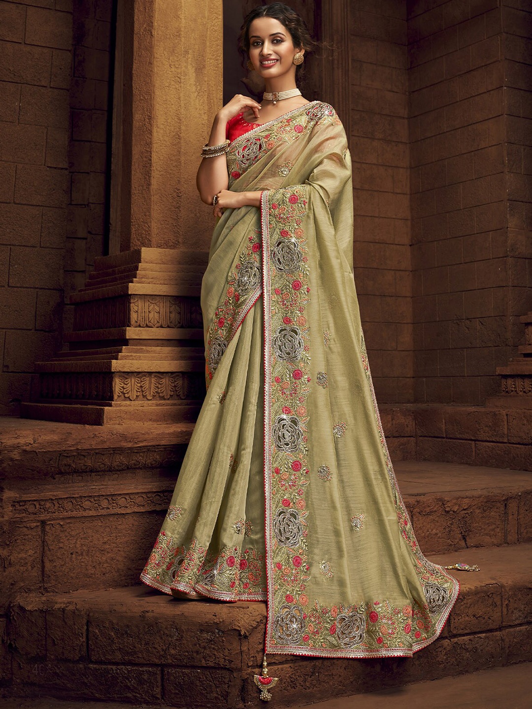 

ODETTE Ethnic Motifs Embroidered Sequinned Saree, Olive
