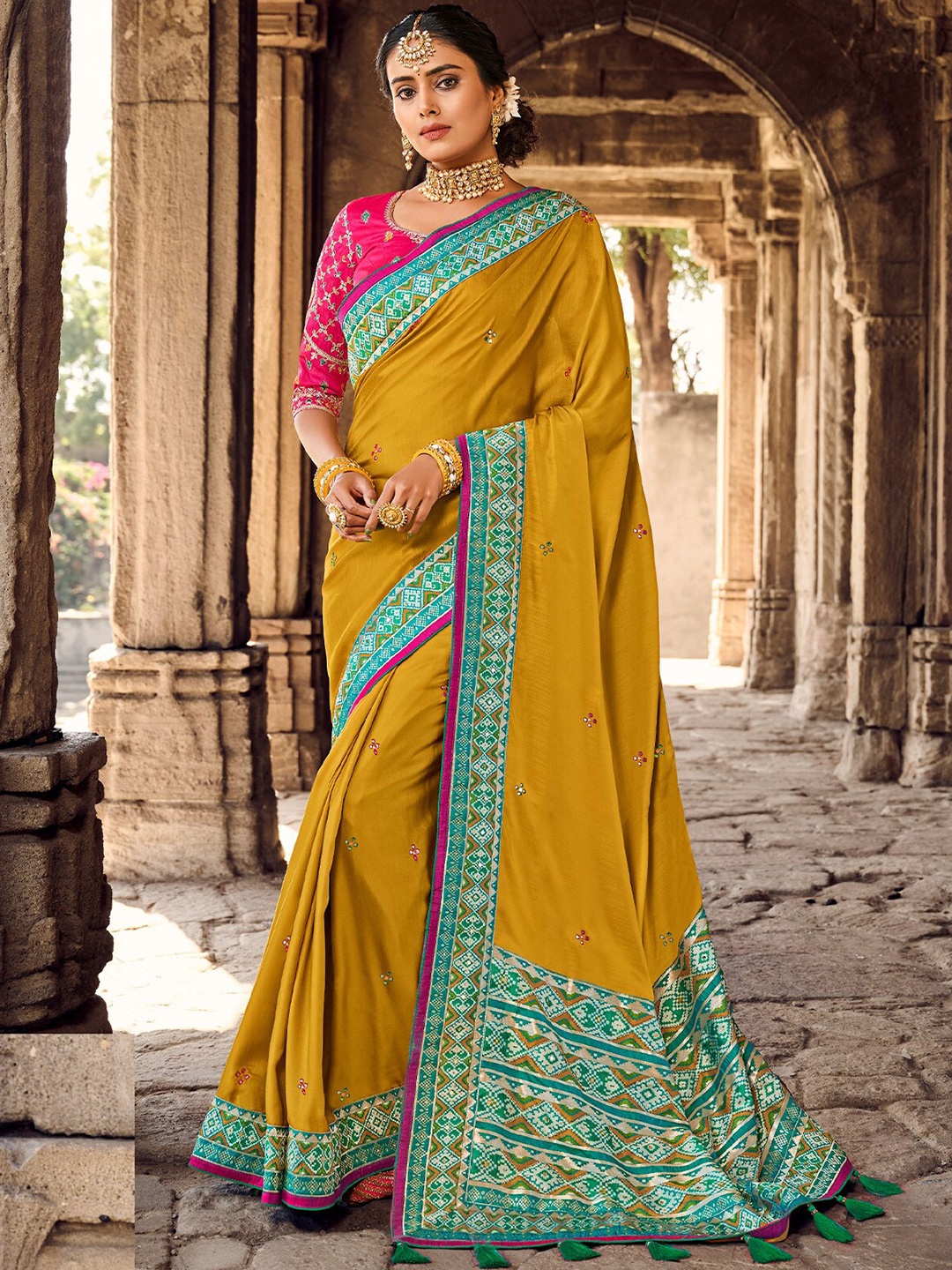 

ODETTE Ethnic Motifs Embroidered Saree, Mustard