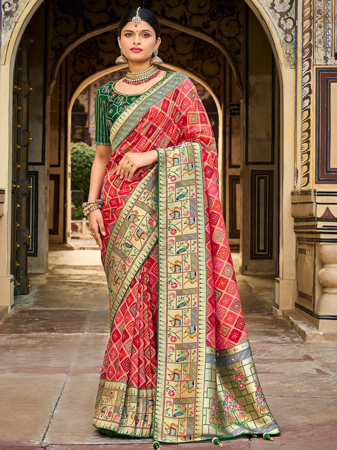 

ODETTE Bandhani Printed Zari Saree, Red
