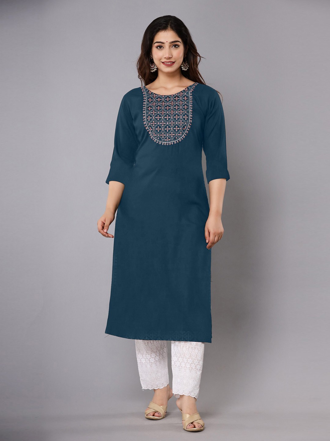 

Femvy Floral Embroidered Round Neck Kurta, Blue