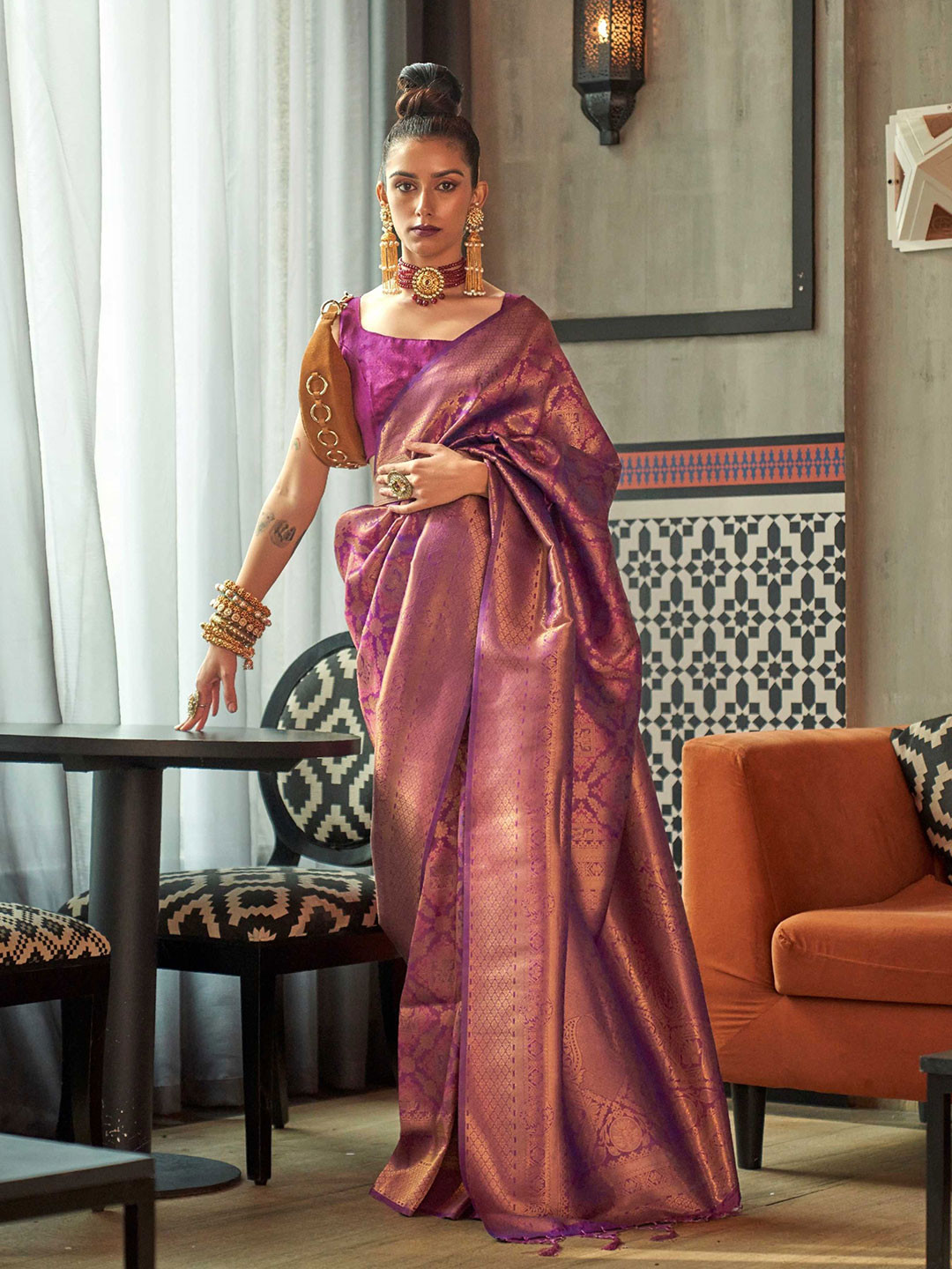 

Mitera Purple & Gold-Toned Floral Woven Design Zari Kanjeevaram Saree