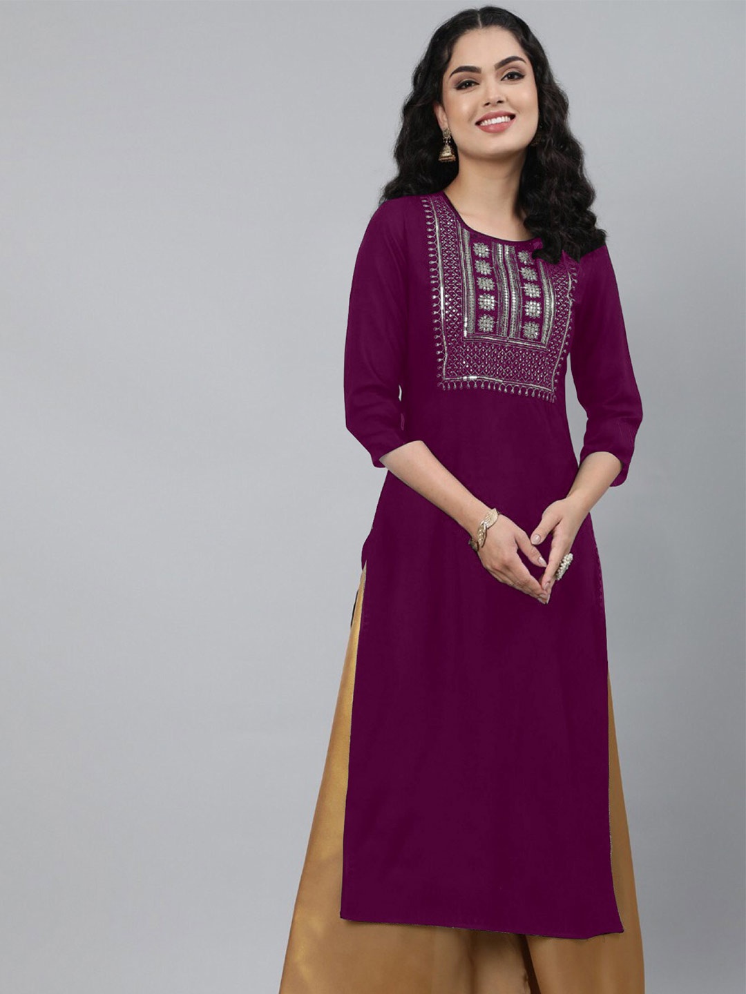 

Femvy Yoke Design Sequinned Kurta, Burgundy