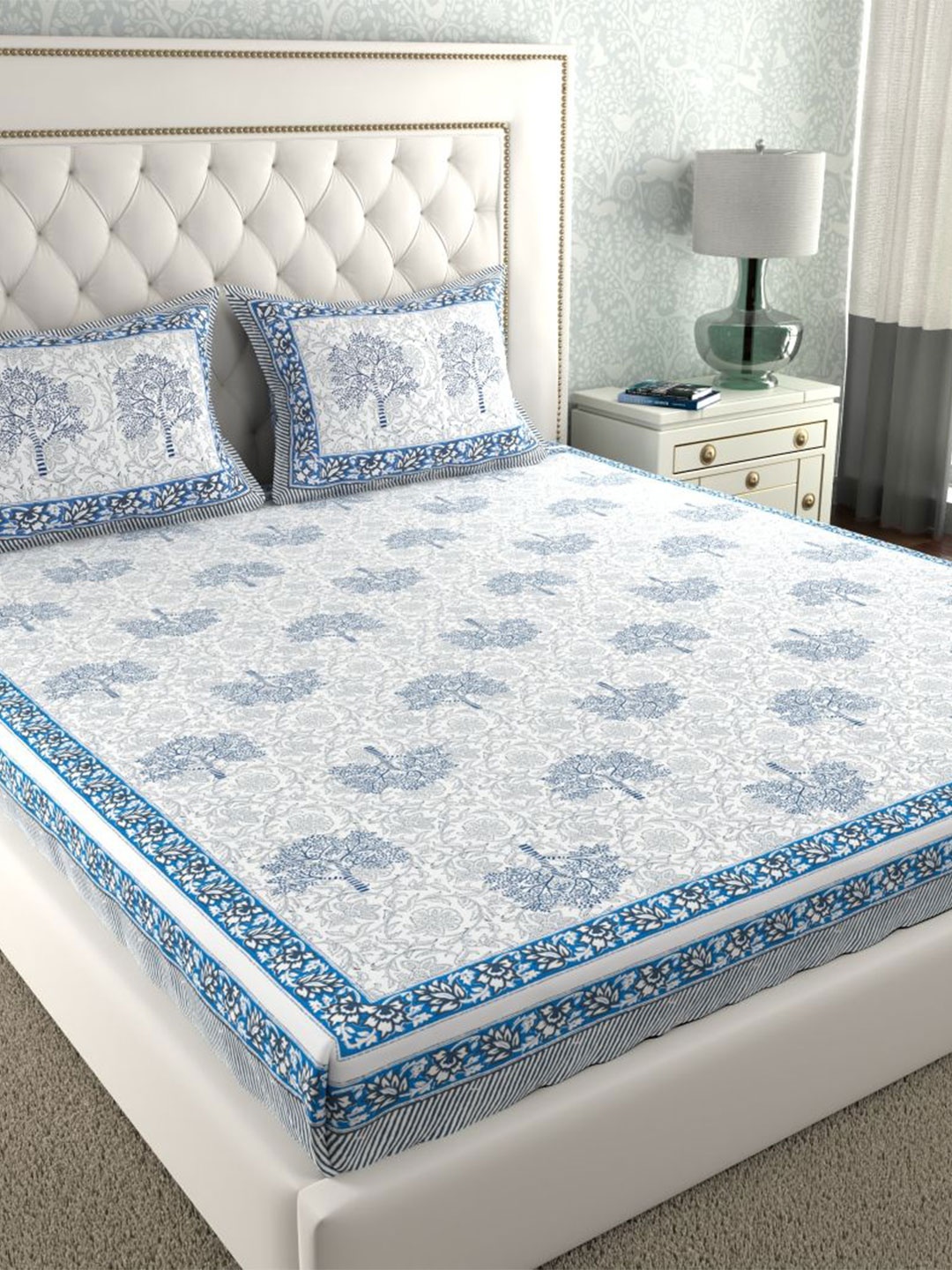 

LA VERNE Blue & White Ethnic Motifs 140 TC Cotton King Bedsheet With 2 Pillow Covers