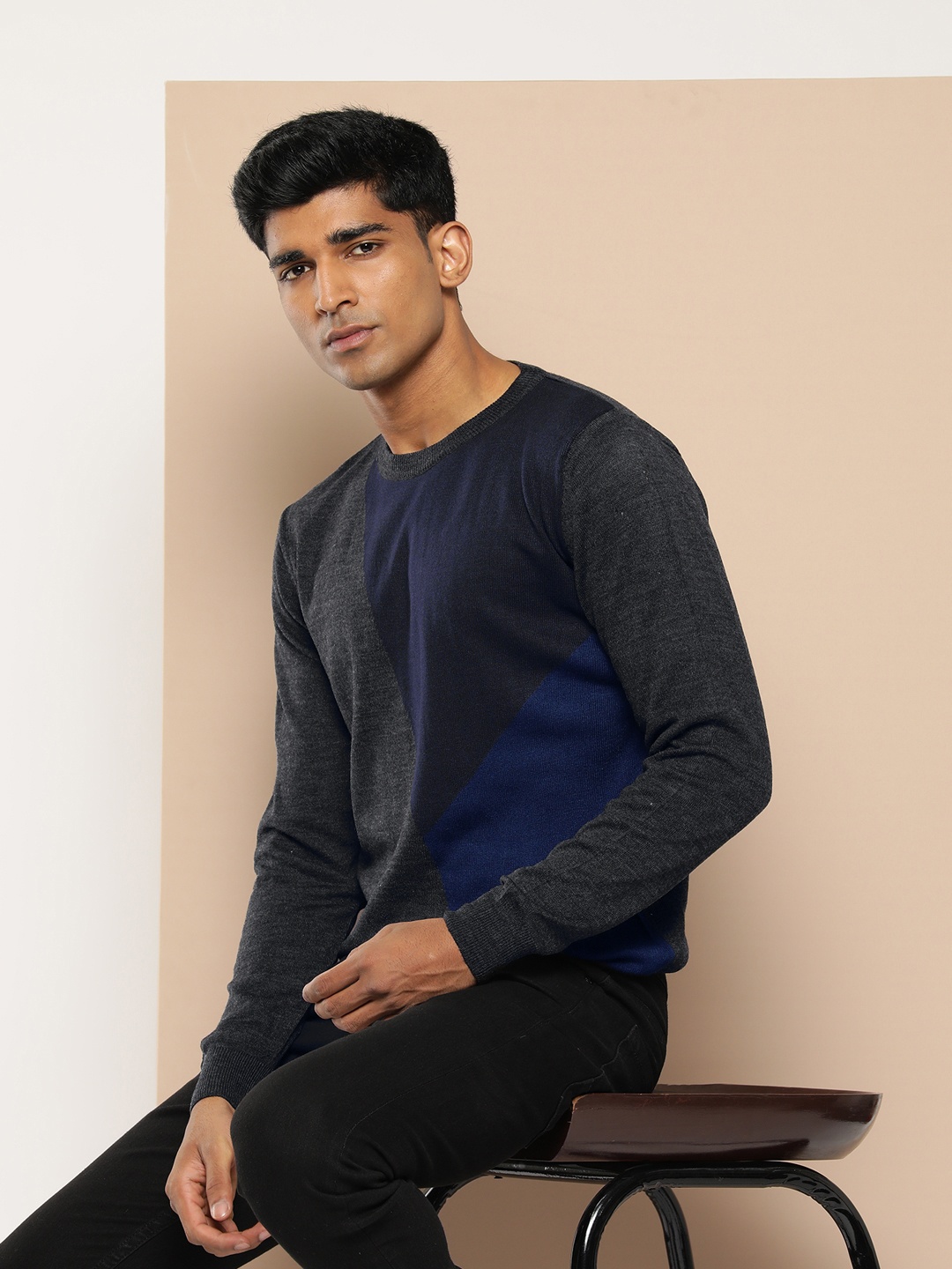 

INVICTUS Acrylic Colourblocked Pullover, Charcoal