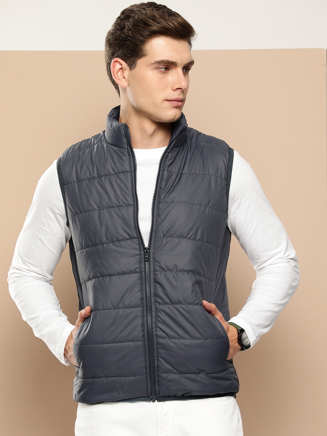 

INVICTUS Solid Sleeveless Padded Jacket, Navy blue