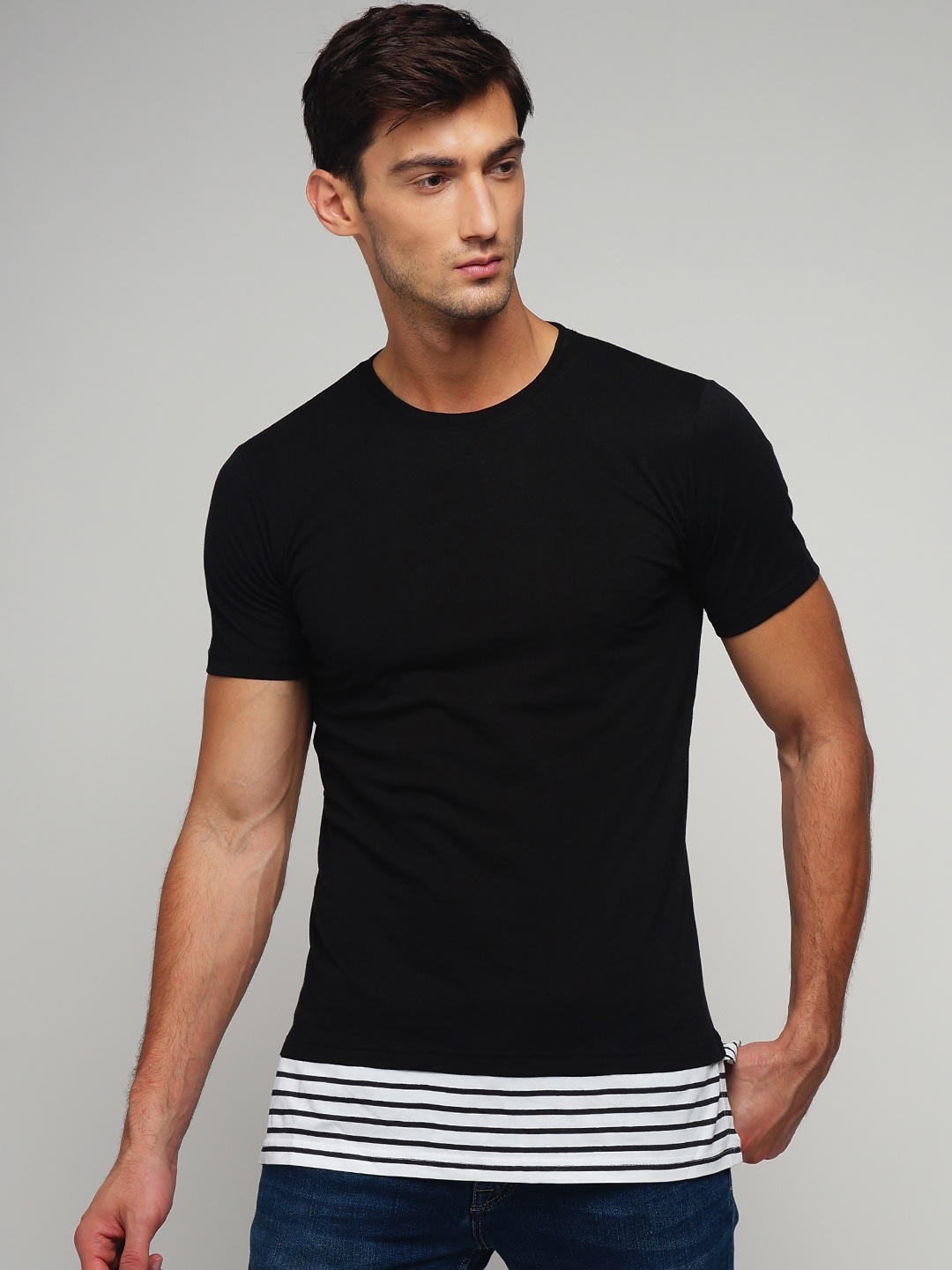 

GRITSTONES Men Black Striped Round Neck T-shirt