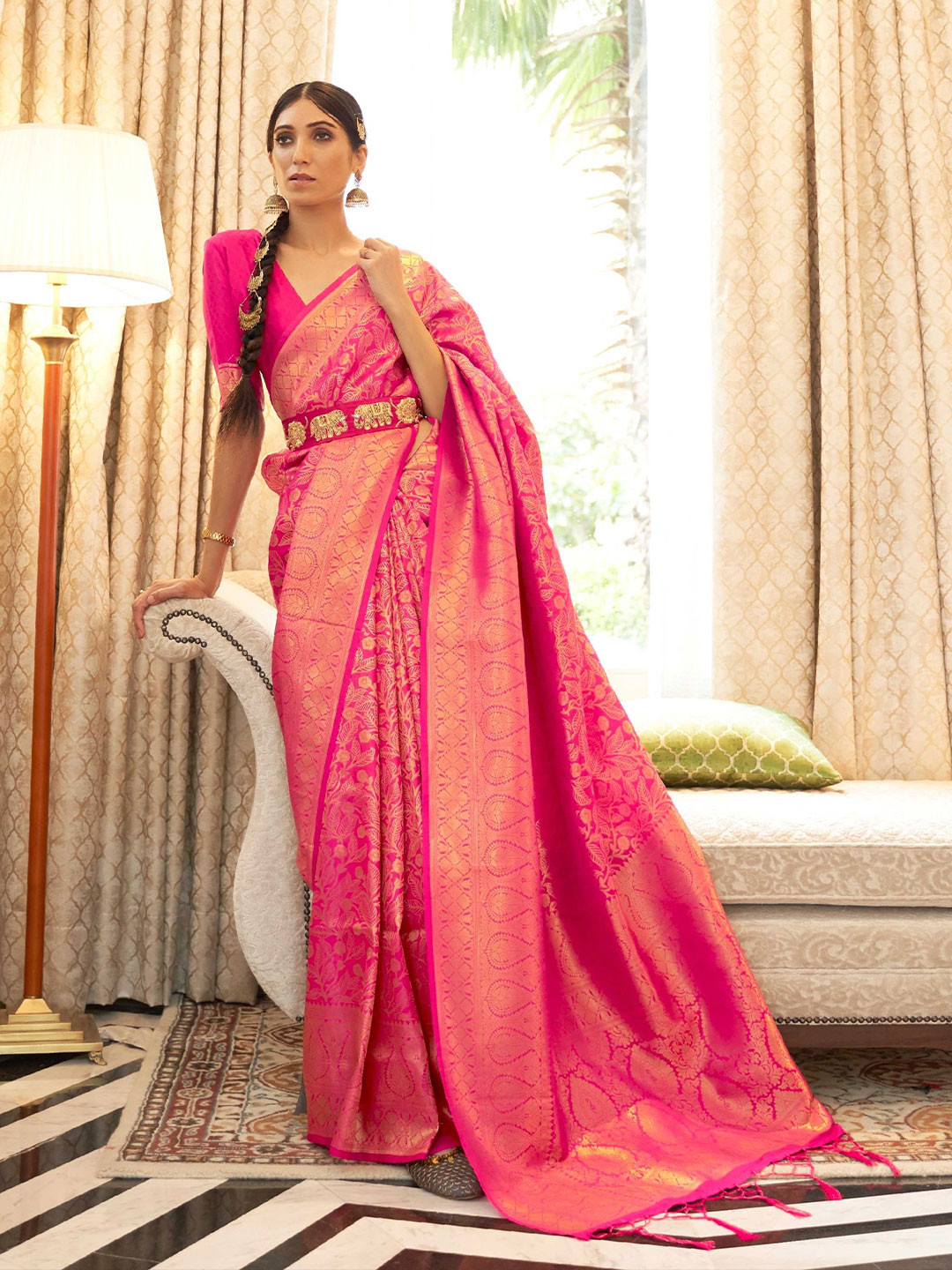 

Mitera Pink & Gold-Toned Floral Woven Design Zari Kanjeevaram Saree