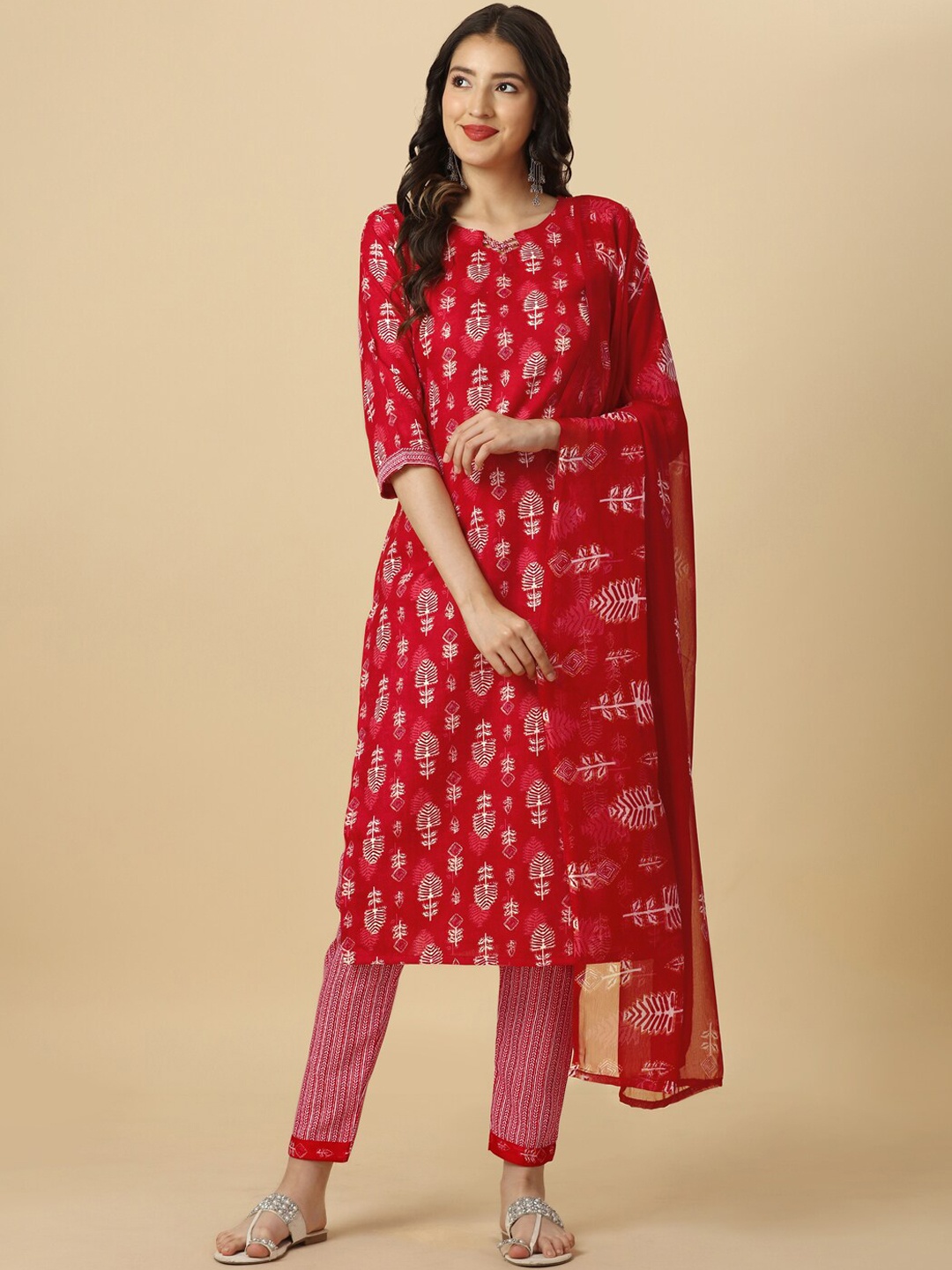

GUFRINA Ethnic Motifs Printed Straight Kurta with Trousers & Dupatta, Red