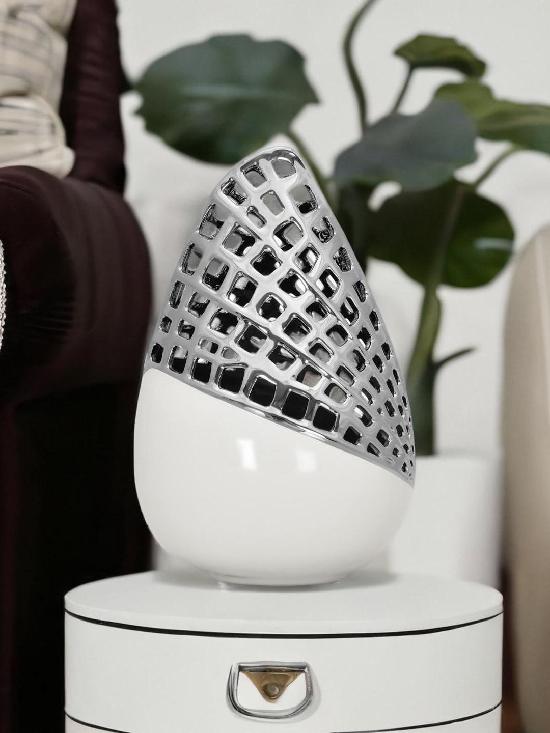 

Athome by Nilkamal White Mid Jaali Design Ceramic Vase