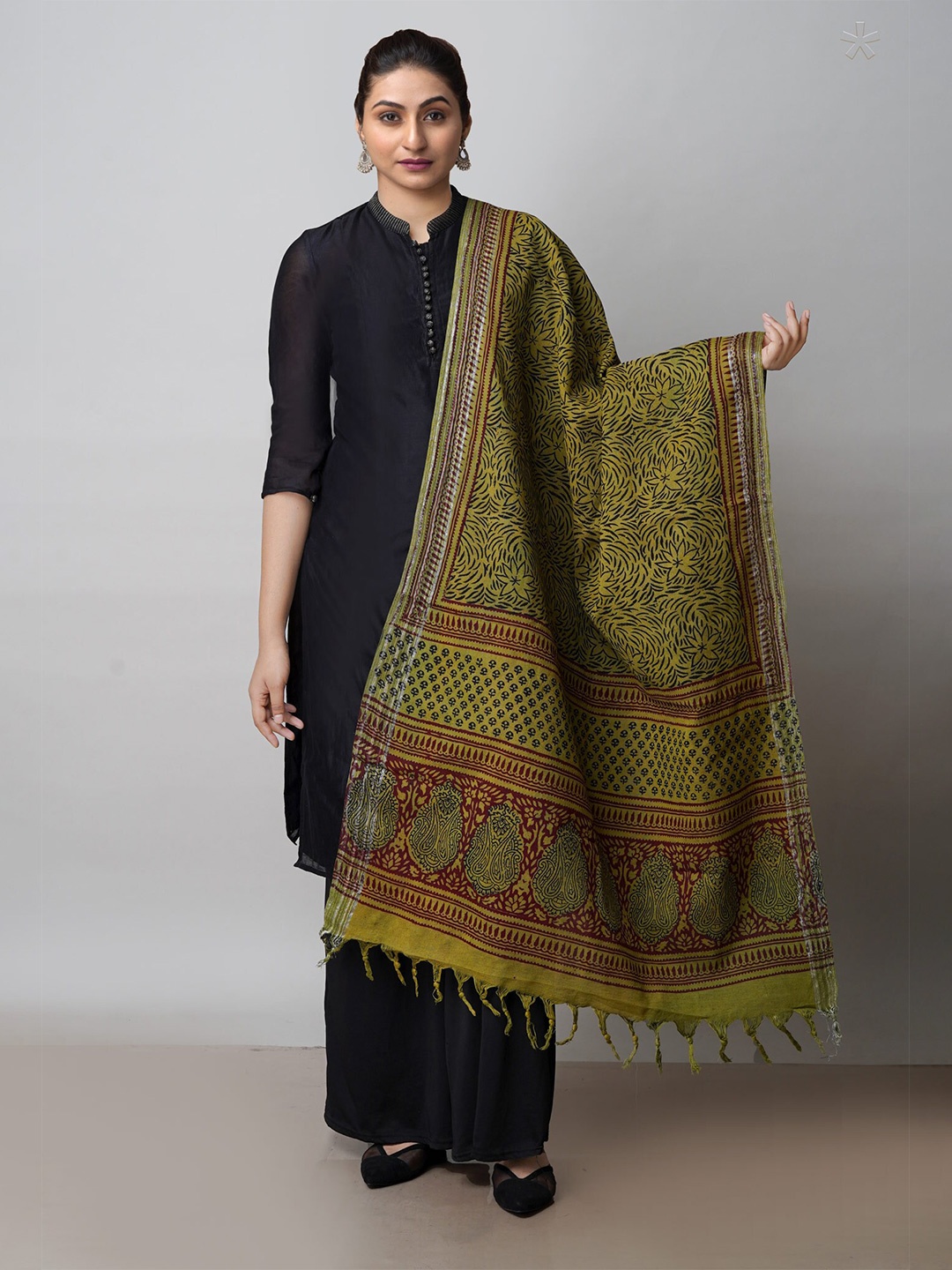 

Unnati Silks Ethnic Motifs Printed Sustainable Tasseled Cotton Dupatta, Green
