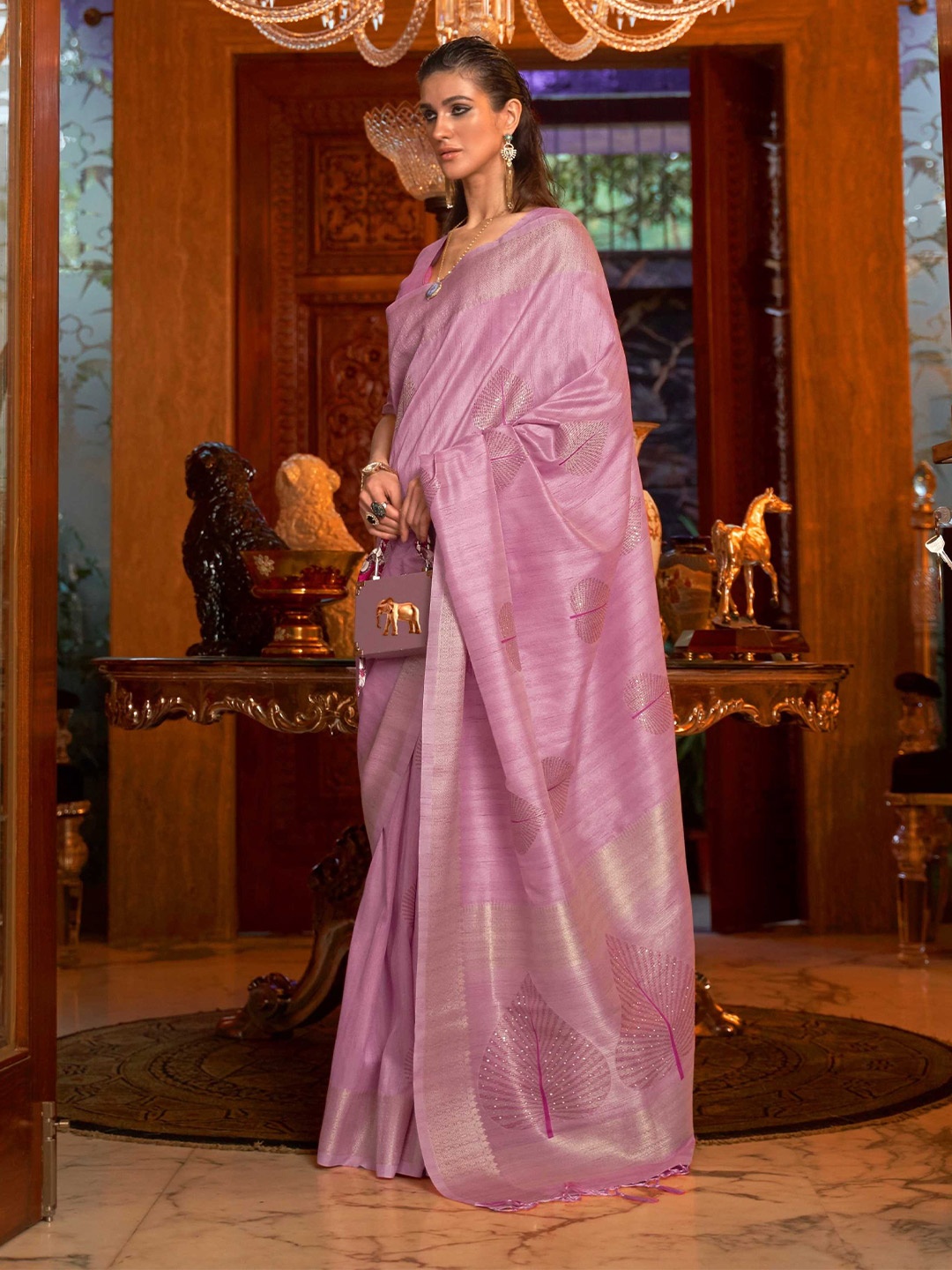 

Mitera Pink & Gold-Toned Floral Woven Design Zari Saree