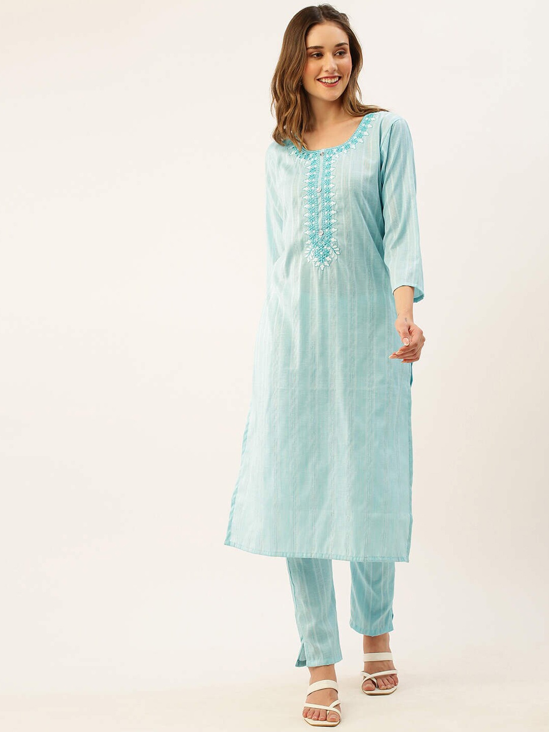 

ZOLA Blue Floral Printed Regular Kurti With Trousers