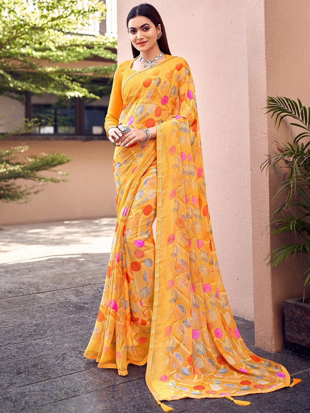 

Kasak Printed Pure Chiffon Saree, Yellow