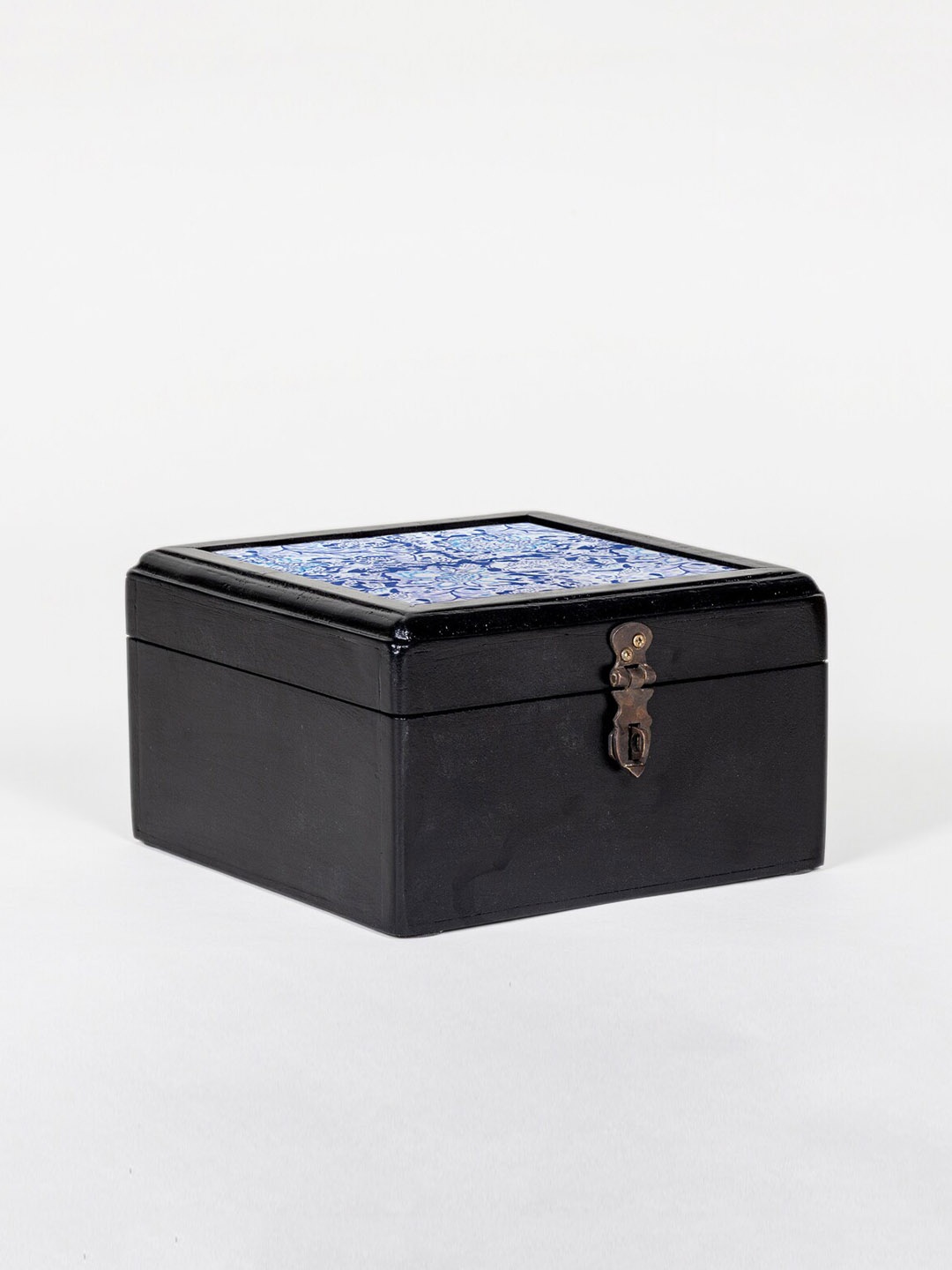 

Contrast Living Black Printed Wooden Jewellery Organizer