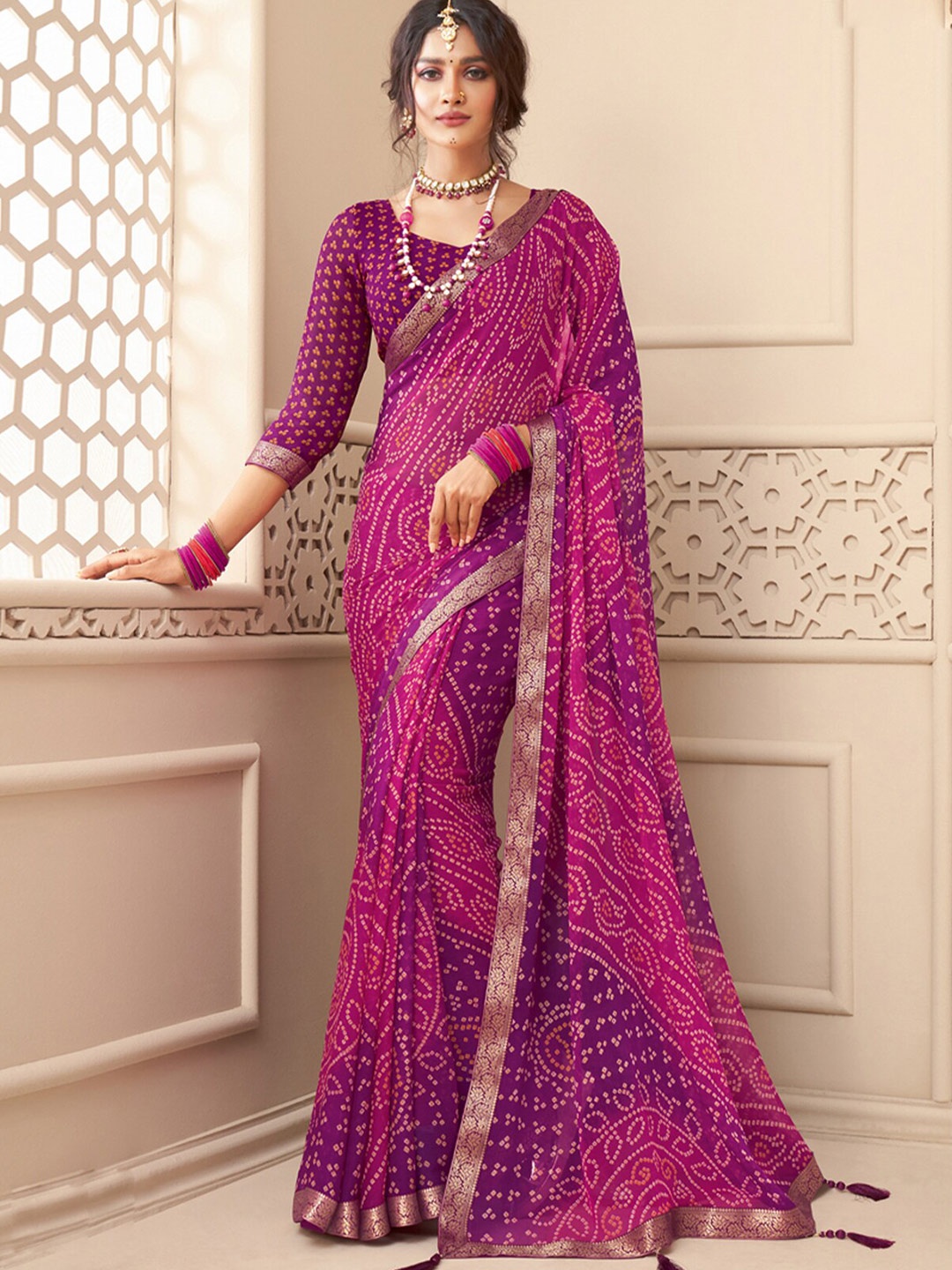 

ODETTE Bandhani Printed Zari Saree, Pink