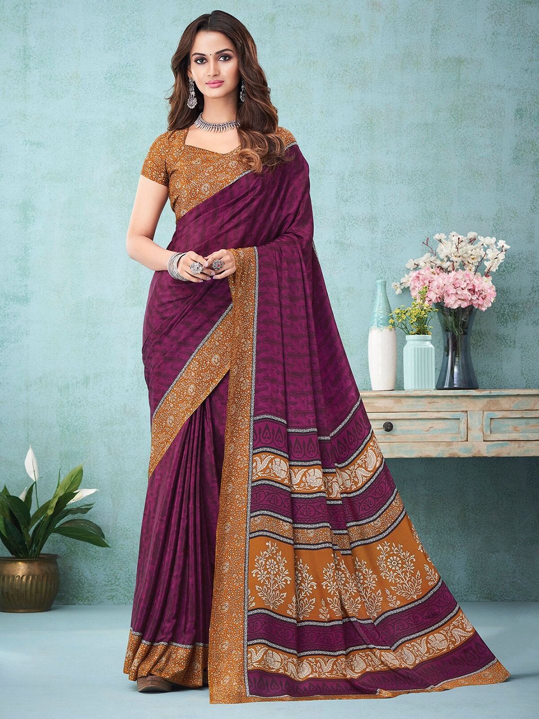 

ODETTE Ethnic Motifs Printed Saree, Purple
