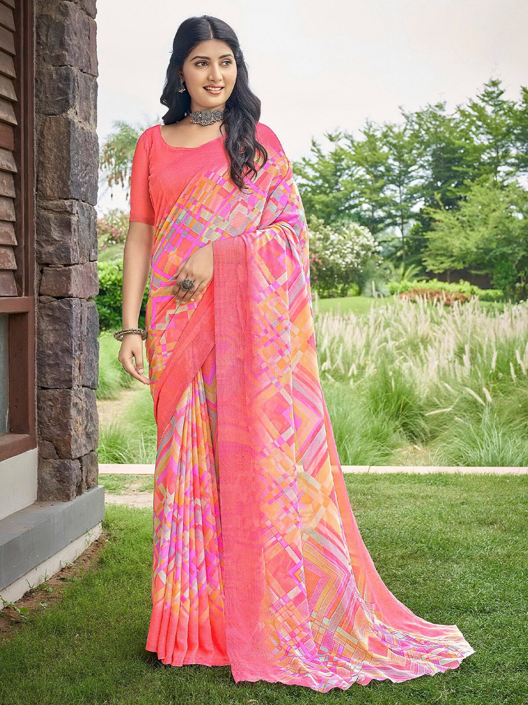 

ODETTE Abstract Printed Saree, Pink