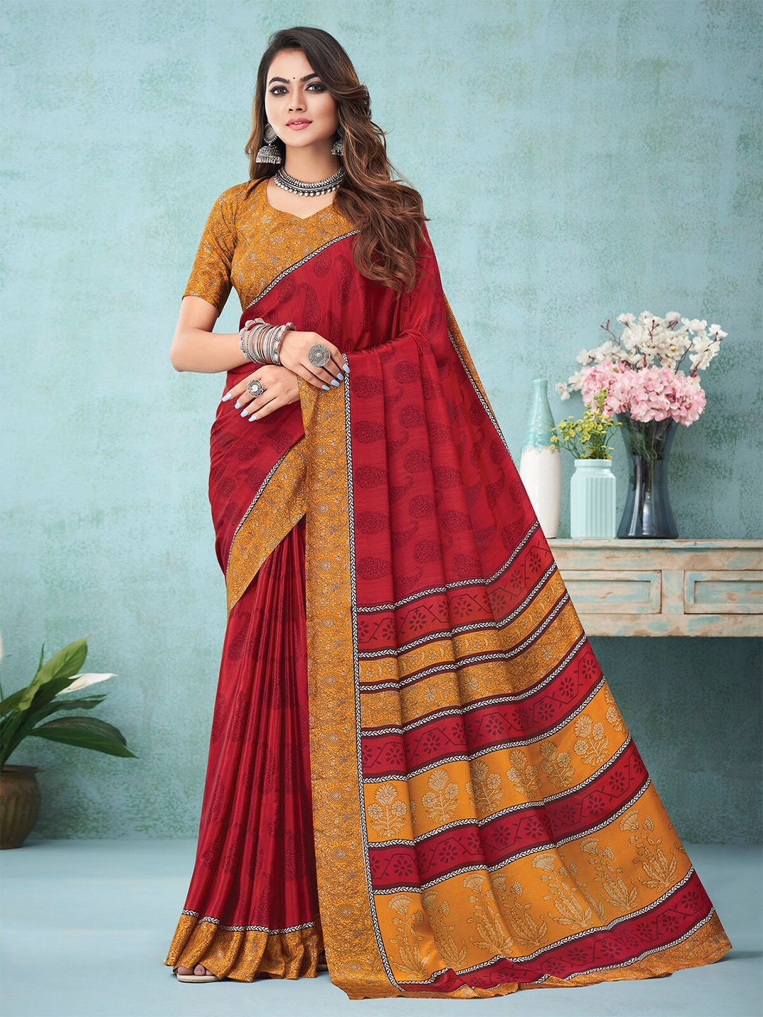 

ODETTE Ethnic Motifs Printed Saree, Red