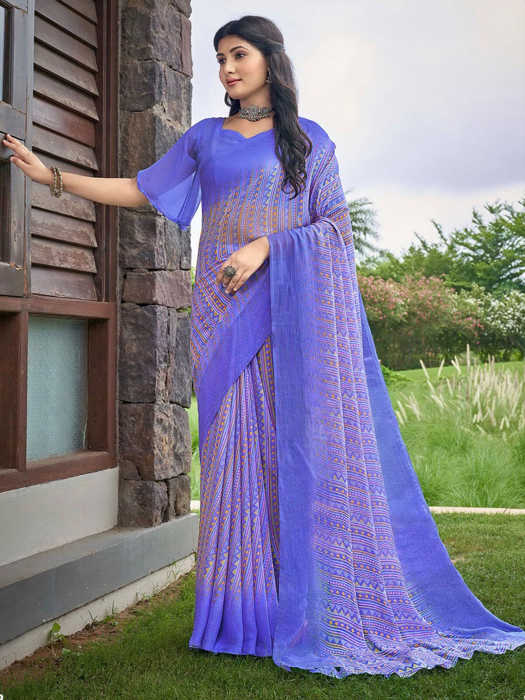 

ODETTE Geometric Printed Poly Chiffon Saree, Violet