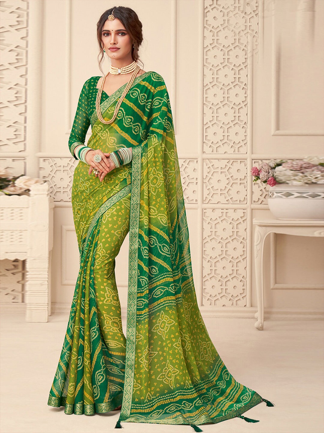 

ODETTE Bandhani Zari Chiffon Saree, Green