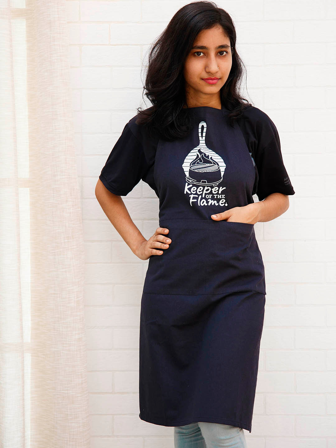 

Ariana Cotton Typography Printed Apron, Navy blue