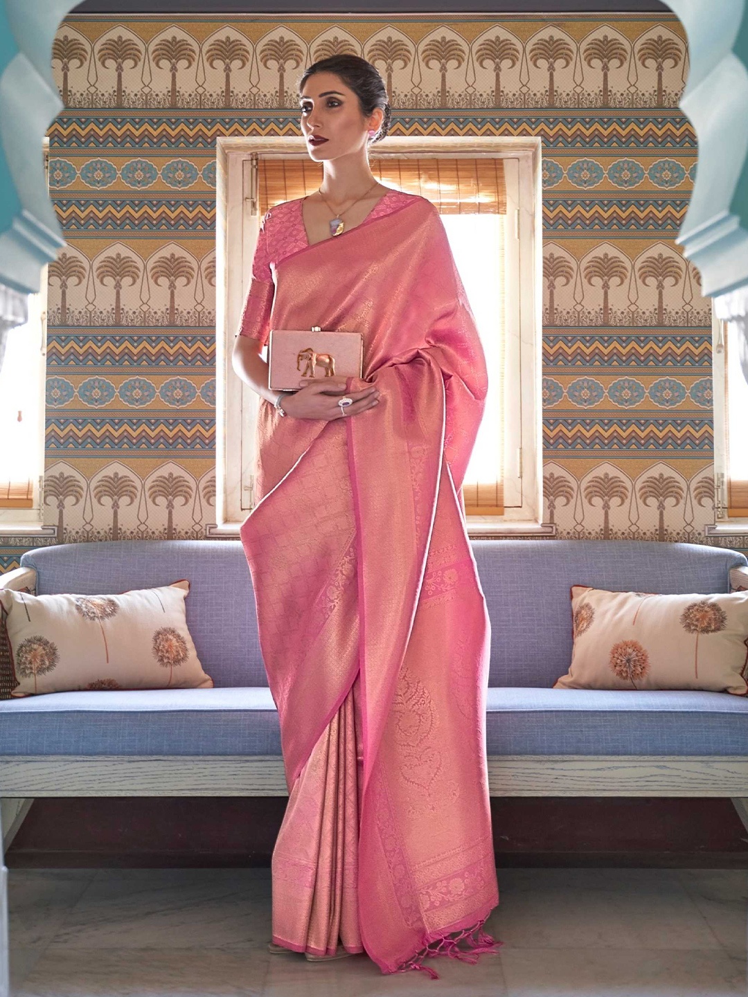 

Mitera Pink & Gold-Toned Floral Woven Design Zari Kanjeevaram Saree