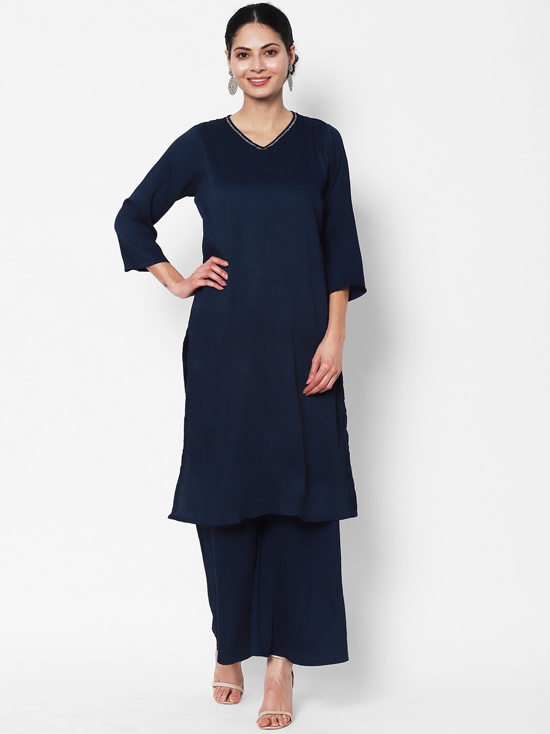 

Vedic Women Sequinned Pure Silk Kurta With Palazzos, Blue