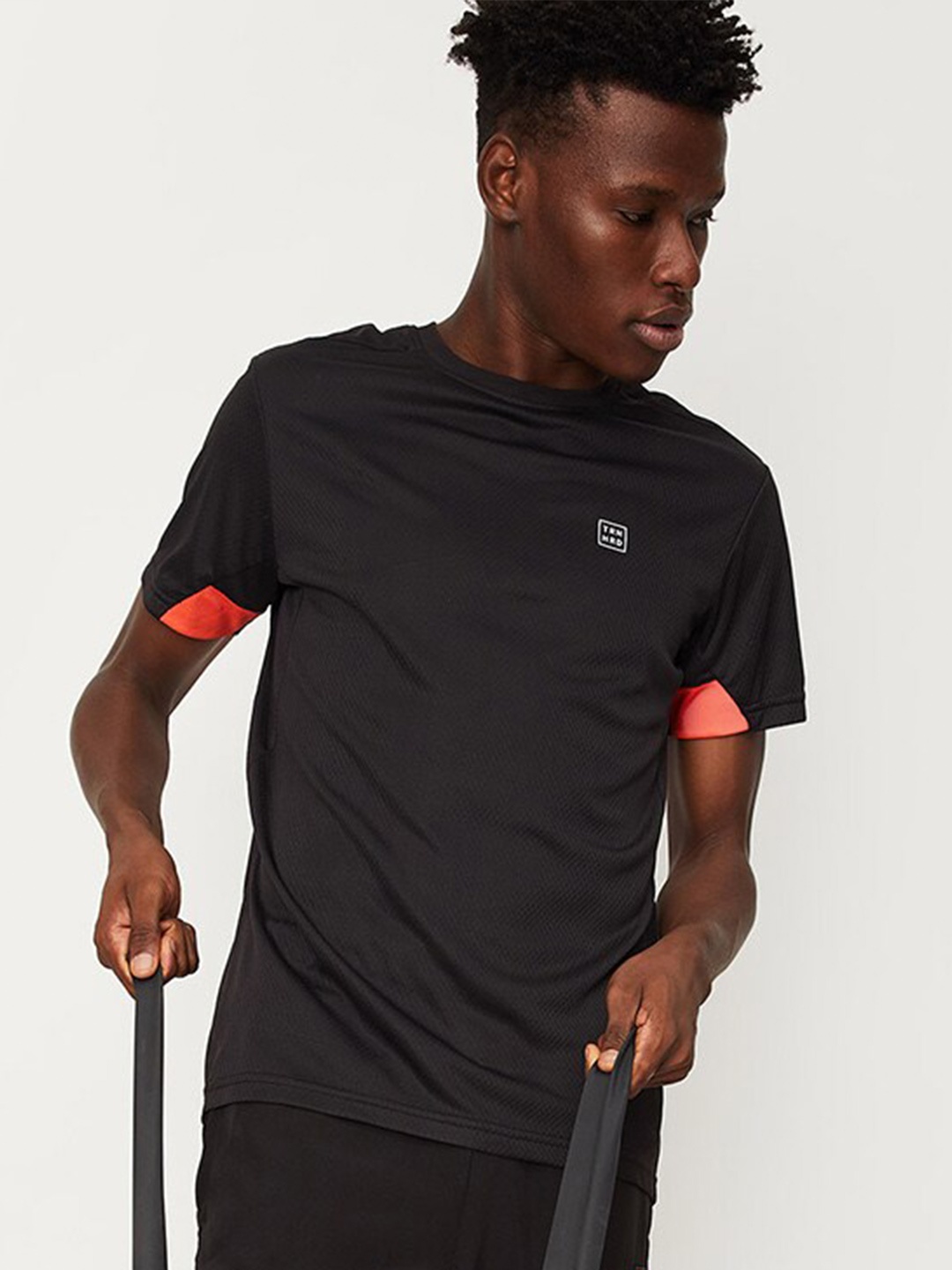 

max Round Neck Sports T-shirt, Black