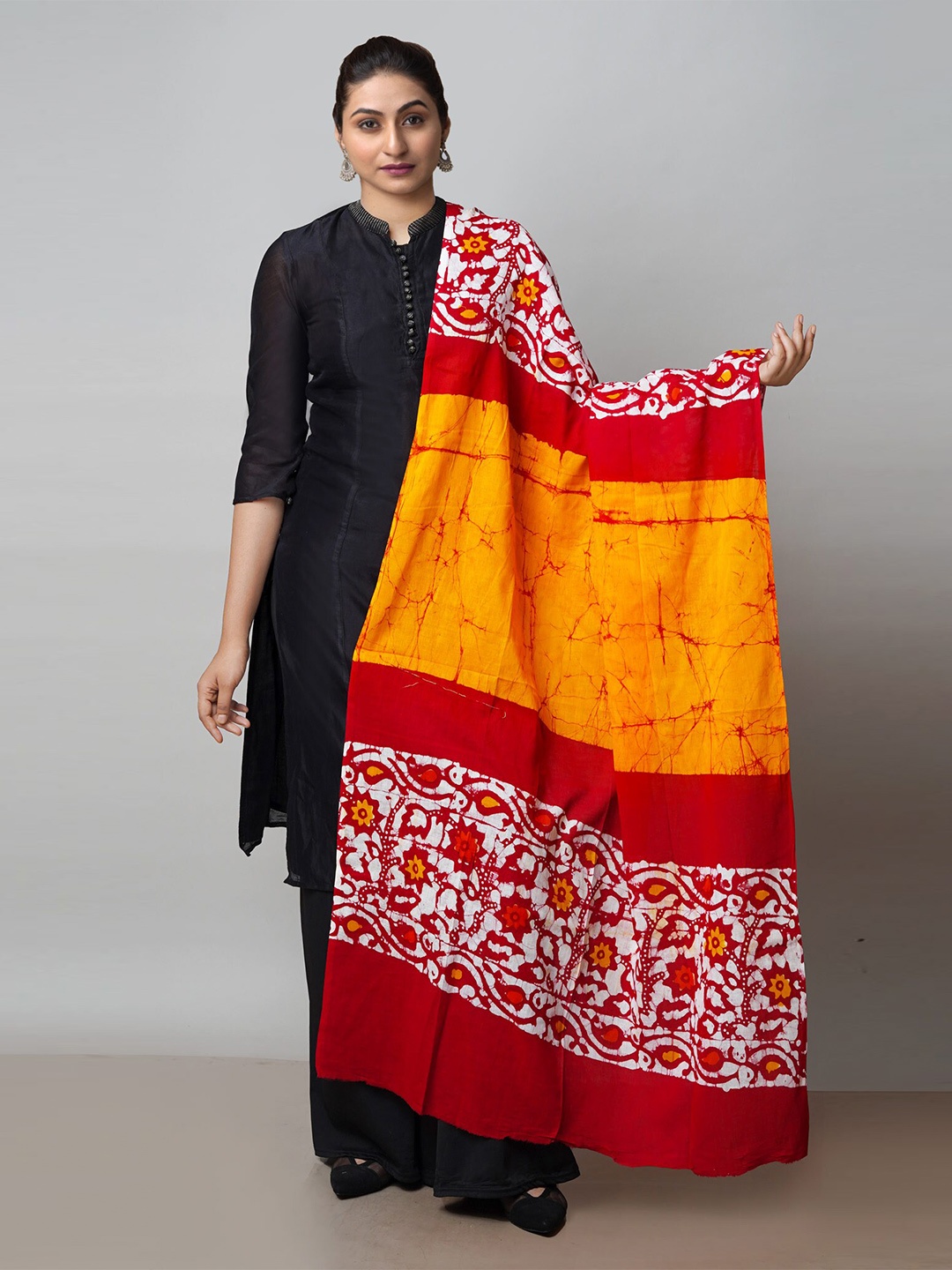 

Unnati Silks Ethnic Motifs Printed Batik Dupatta, Yellow
