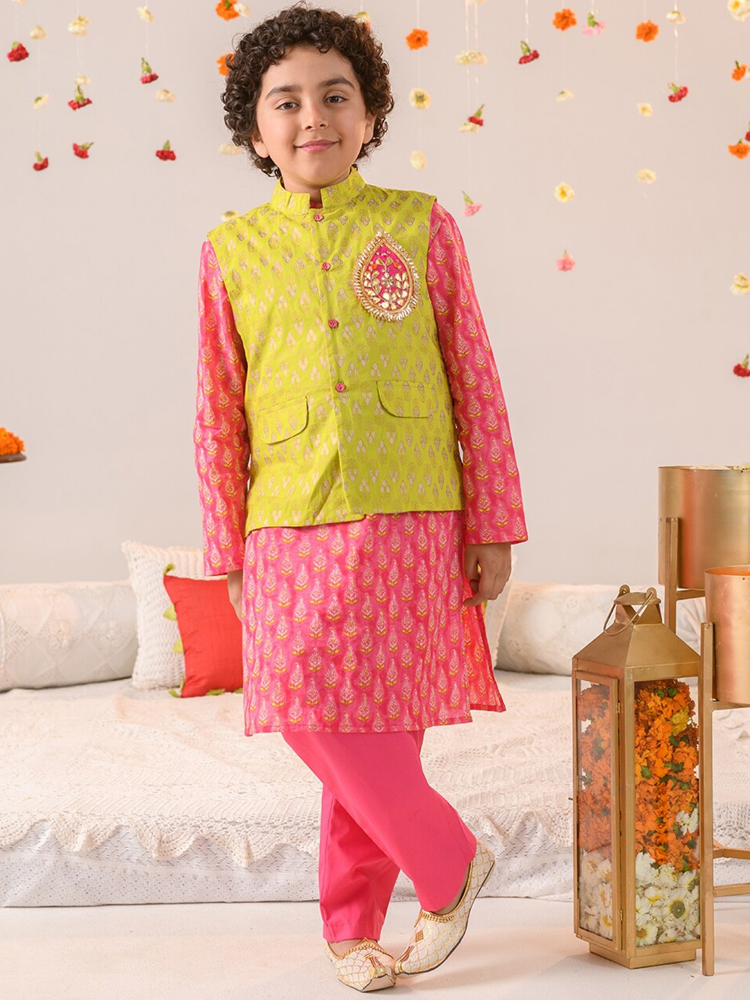 

pspeaches Boys Ethnic Motifs Printed Pure Cotton Kurta with Pyjamas & Nahru Jacket, Green