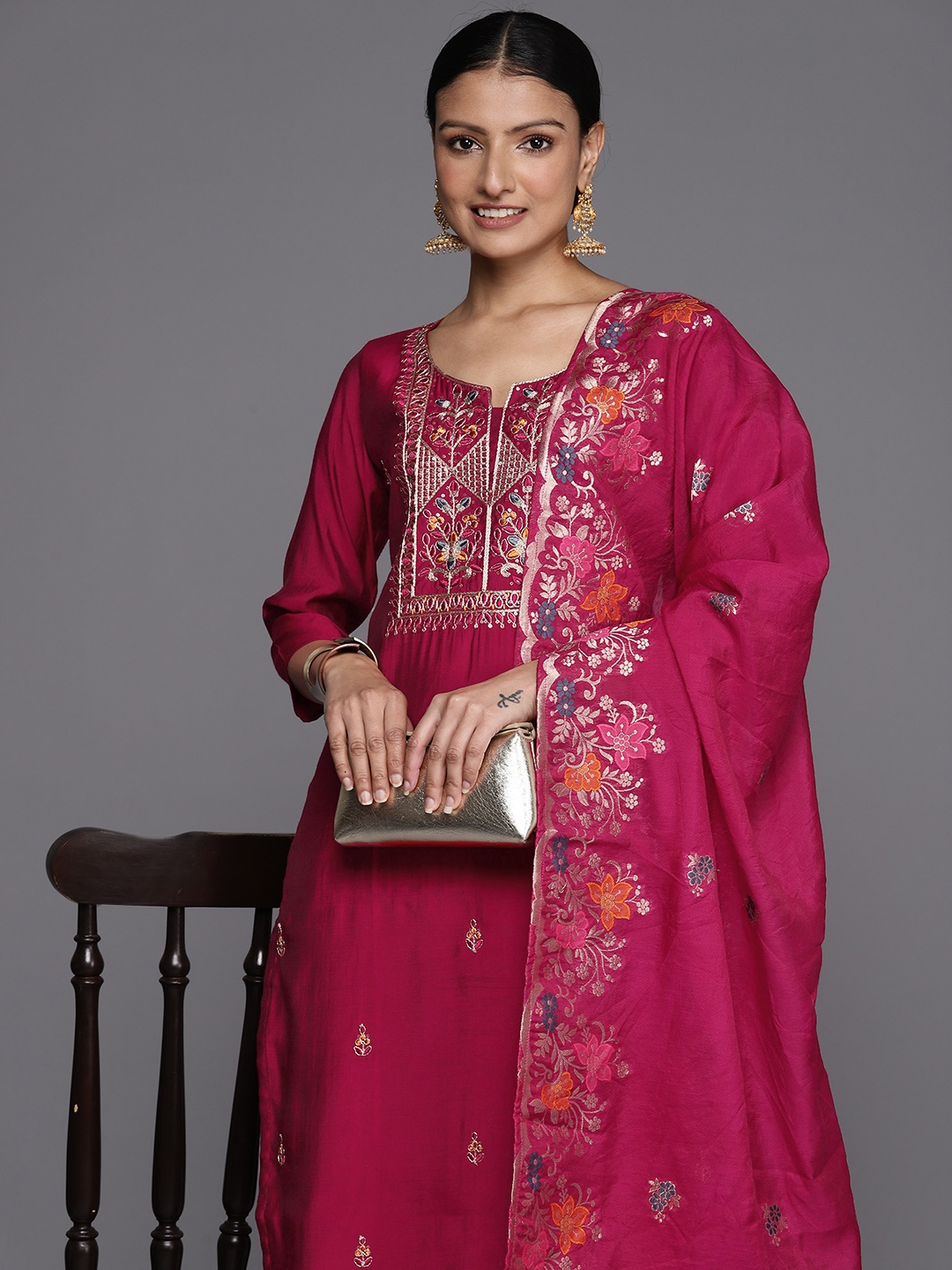 

Libas Floral Yoke Design Zari Sweetheart Neck Kurta With Trousers & Dupatta, Pink