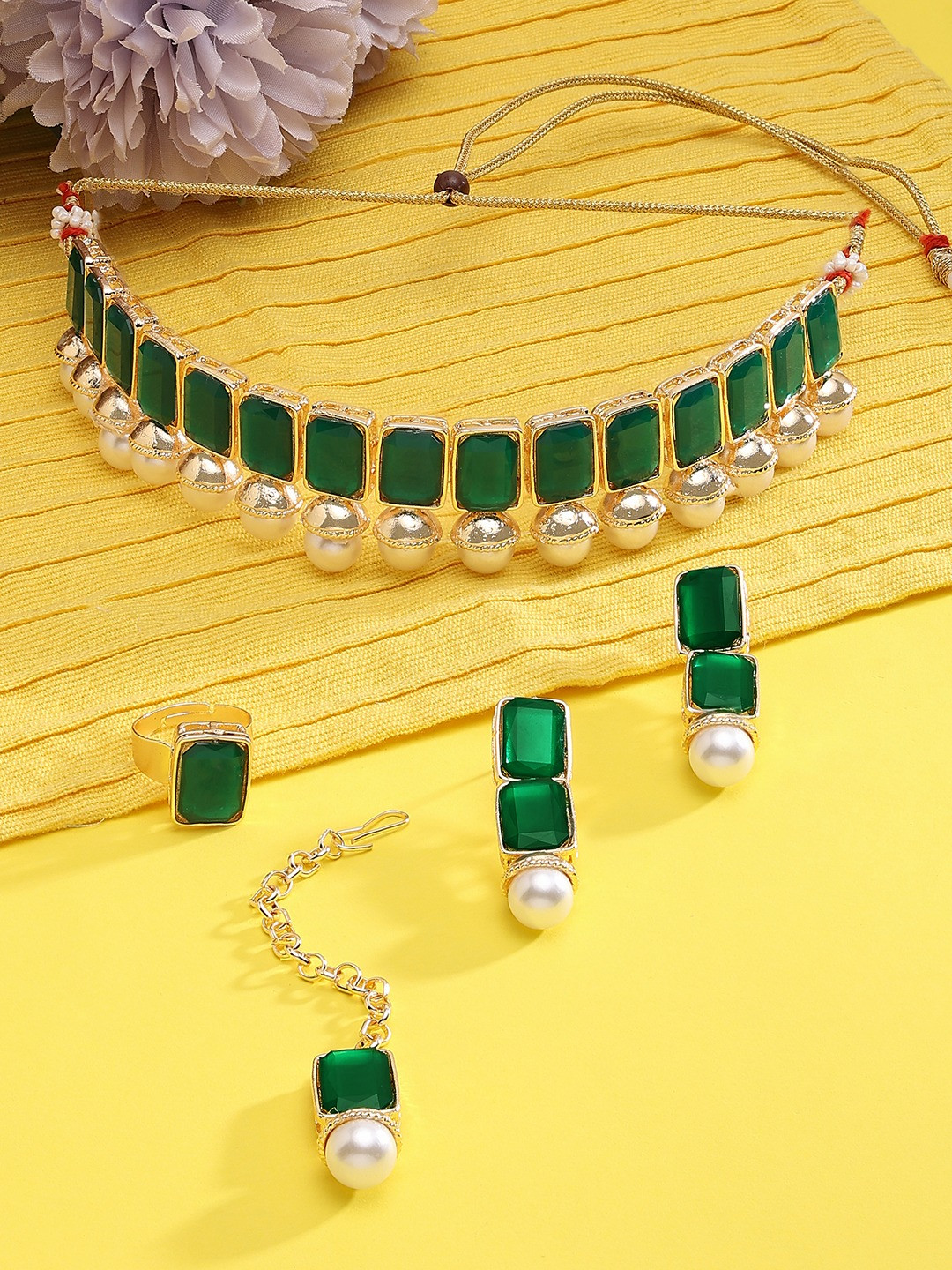 

Zaveri Pearls Gold-Plated Artificial Stones & Beads Jewellery Set