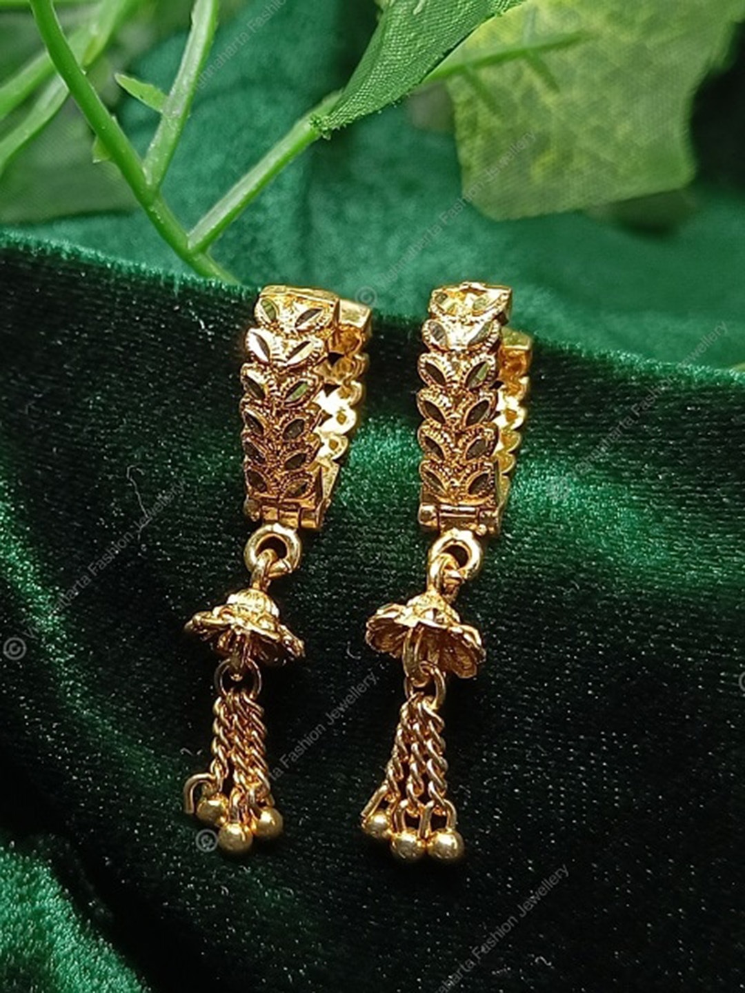 

Vighnaharta Gold-Toned Floral Jhumkas Earrings