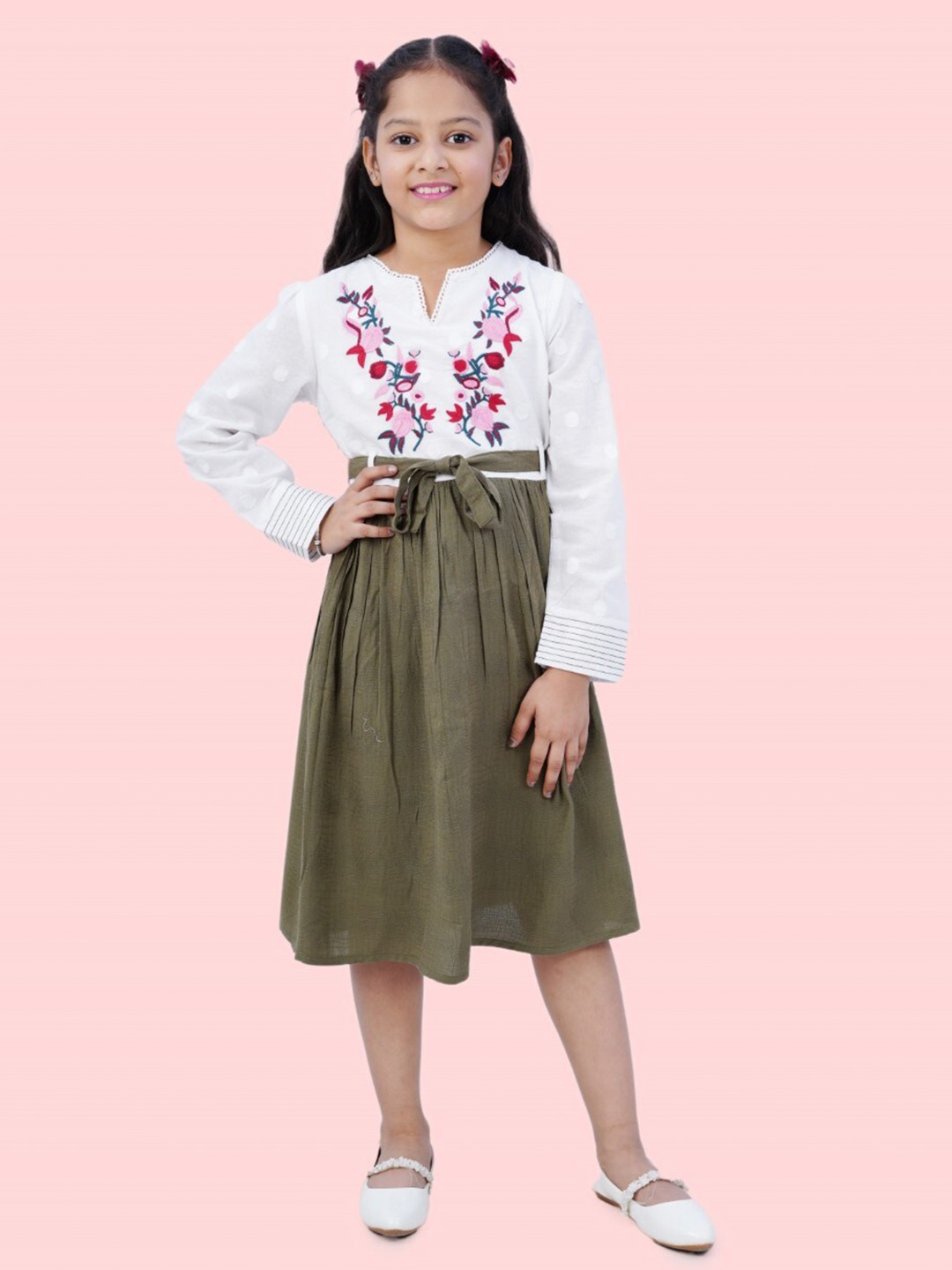 

Bella Moda Girls Floral Embroidered Pure Cotton A-Line Midi Dress, Green