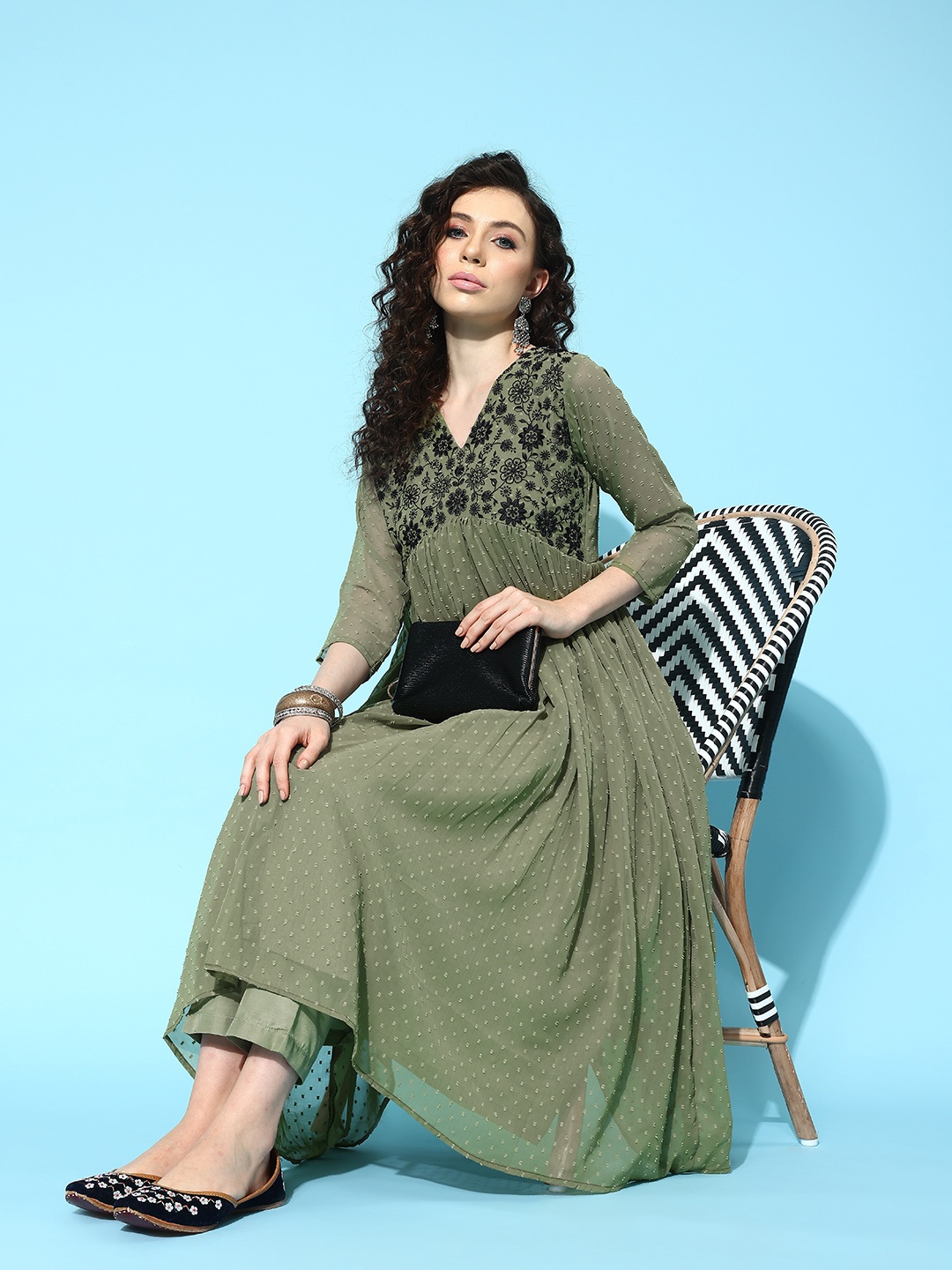 

Kvsfab Women Floral Yoke Design Regular Thread Work Kurta with Trousers, Green