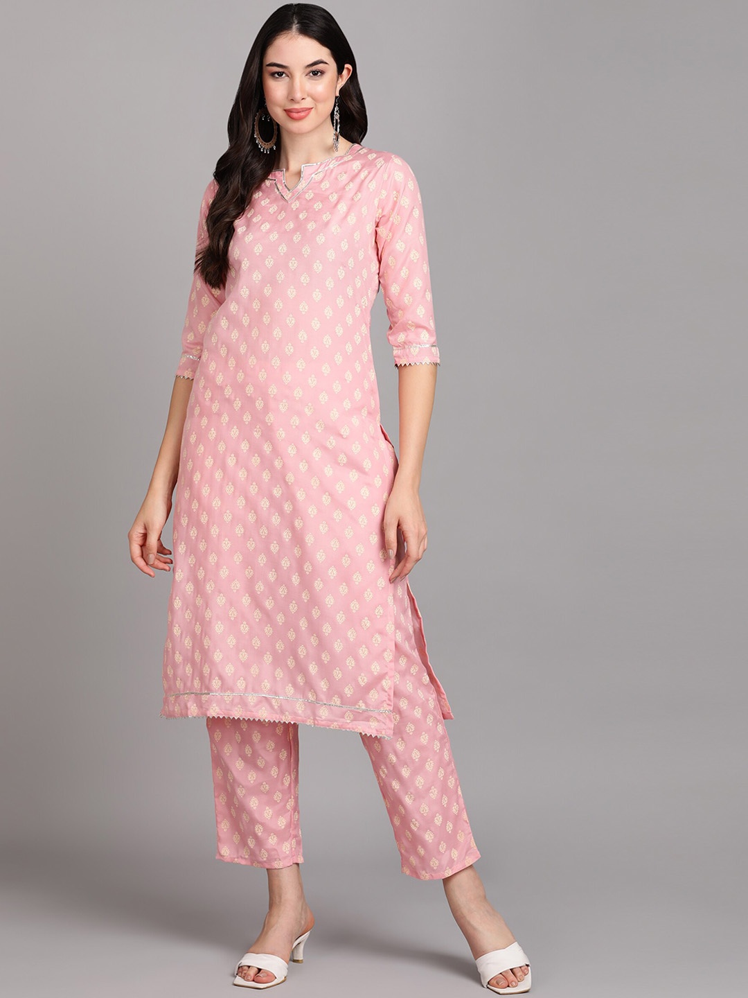 

V TRADITION Floral Printed Gotta Patti Kurta With Trousers, Pink