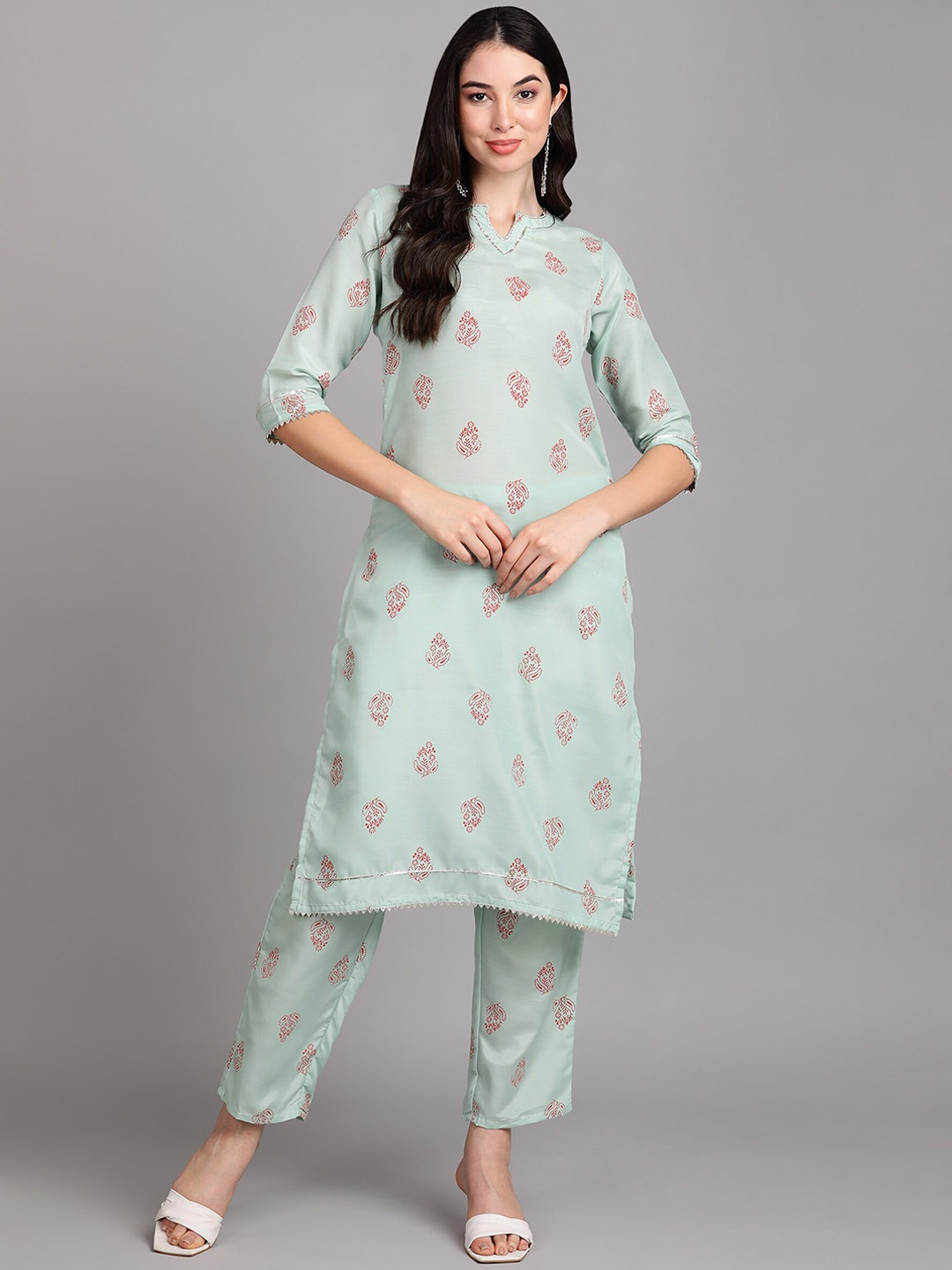 

V TRADITION Women Floral Printed Gotta Patti Kurta With Trousers, Blue