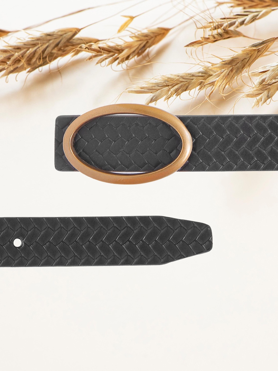 

Calvadoss Girls Textured Leather Belt, Black