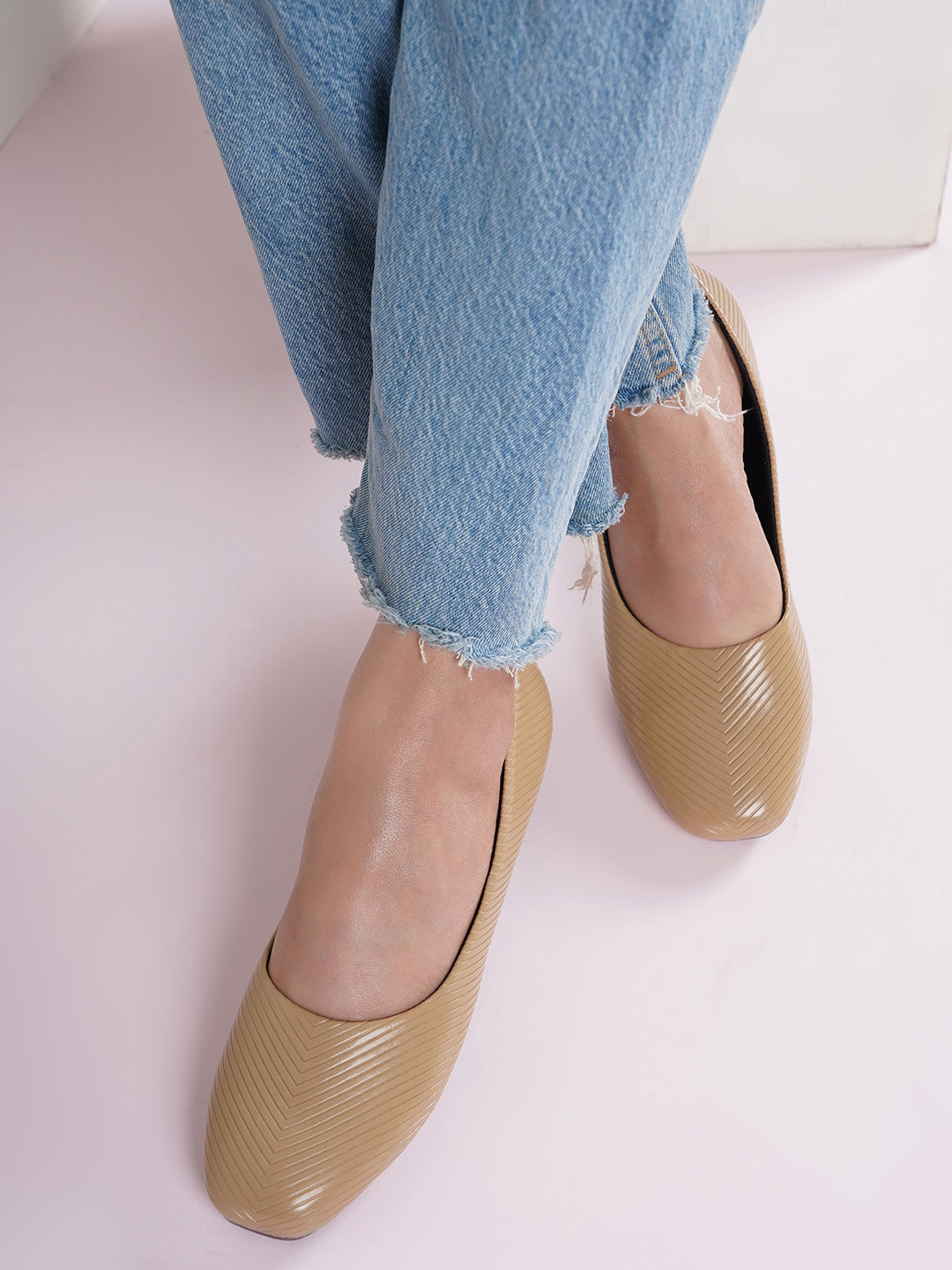 

HEELSNFEELS Textured Round Toe Ballerinas, Beige