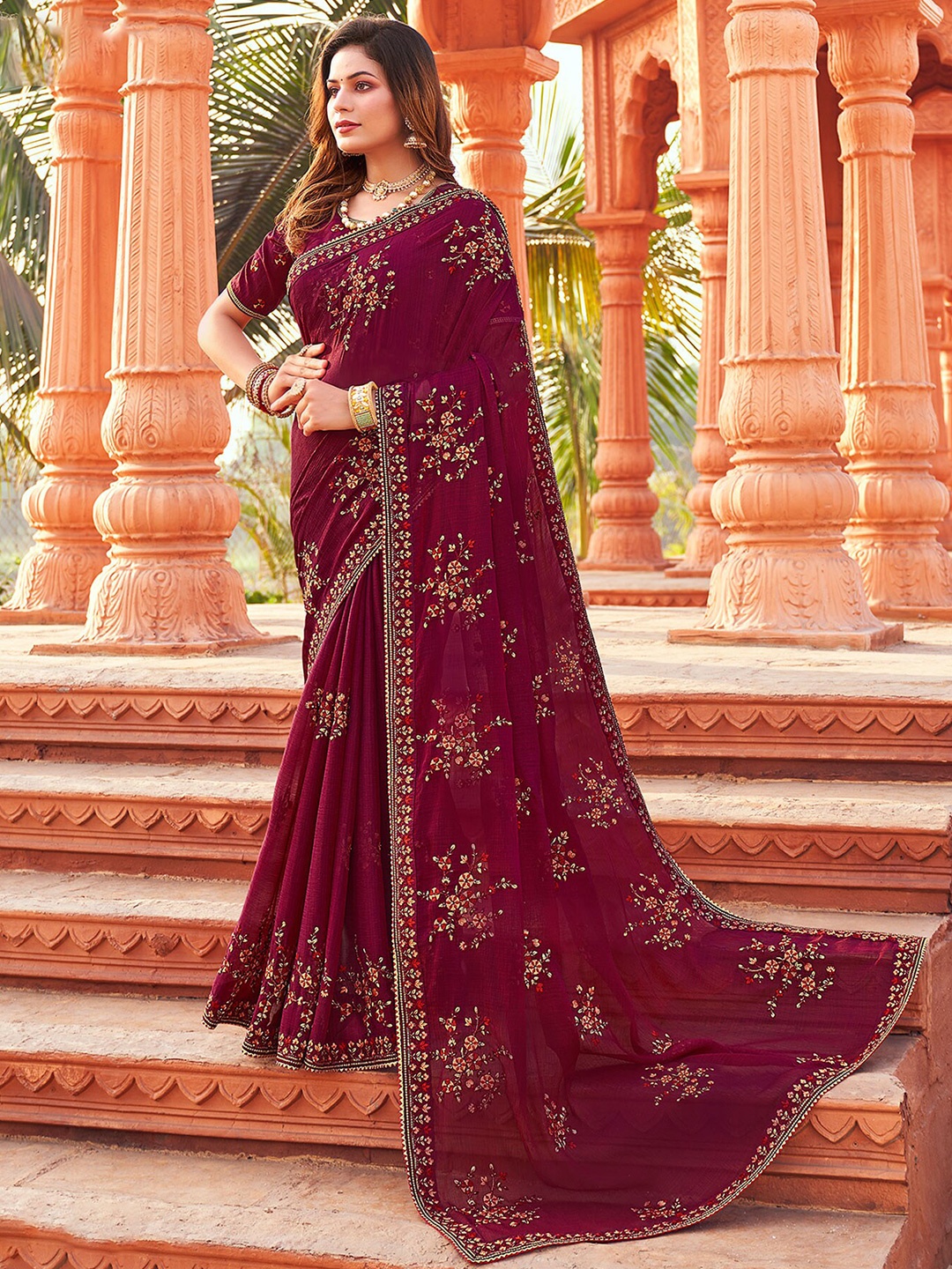 

Laxmipati Floral Embroidered Saree, Maroon