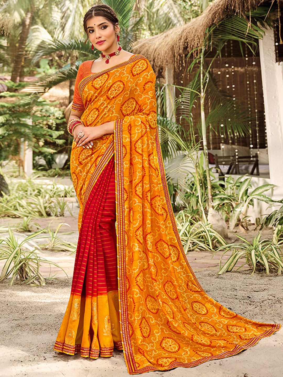 

Laxmipati Ethnic Motifs Prnted Embroidered Saree, Red