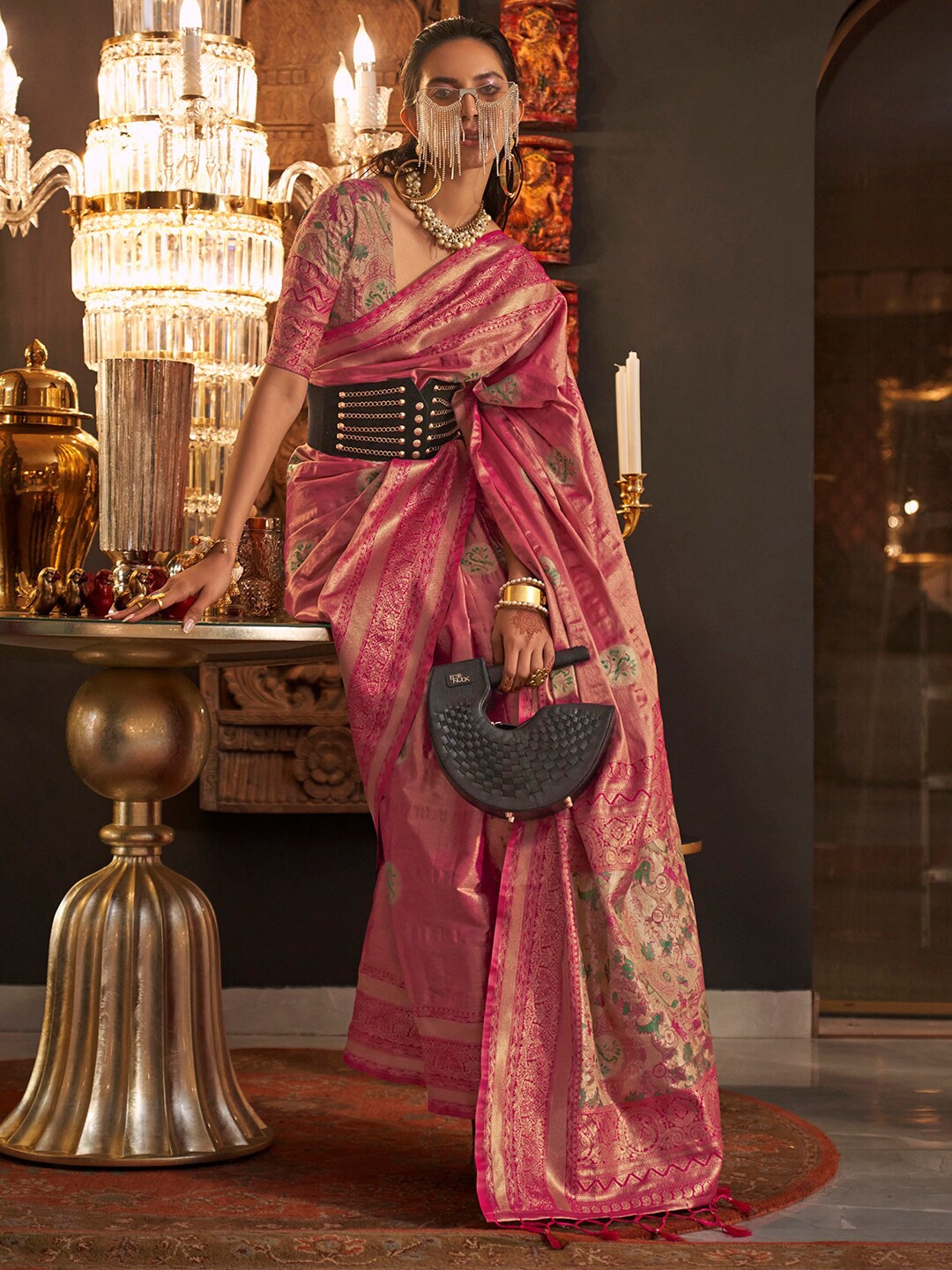 

Mitera Pink & Gold-Toned Floral Woven Design Zari Banarasi Saree