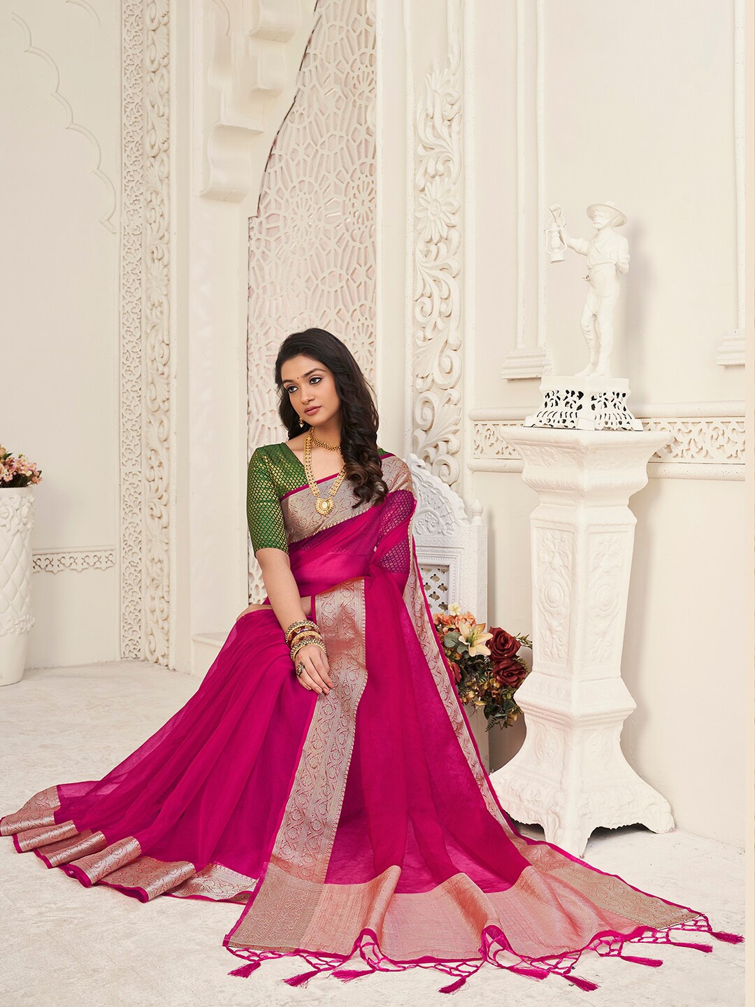 

Mitera Magenta & Gold-Toned Woven Design Zari Organza Saree