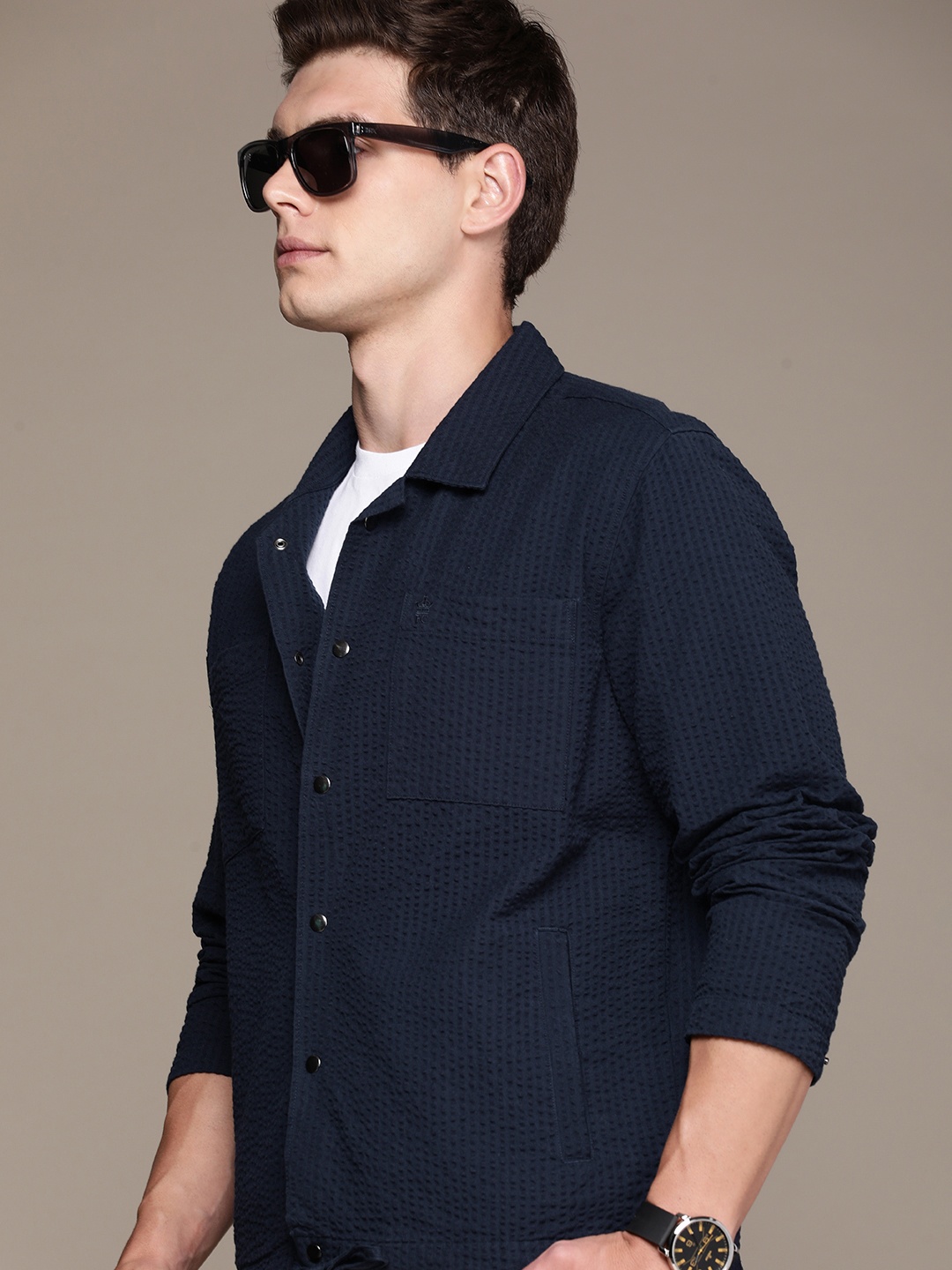 

French Connection Men Pure Cotton Seersucker Relaxed Fit Casual Shirt, Navy blue