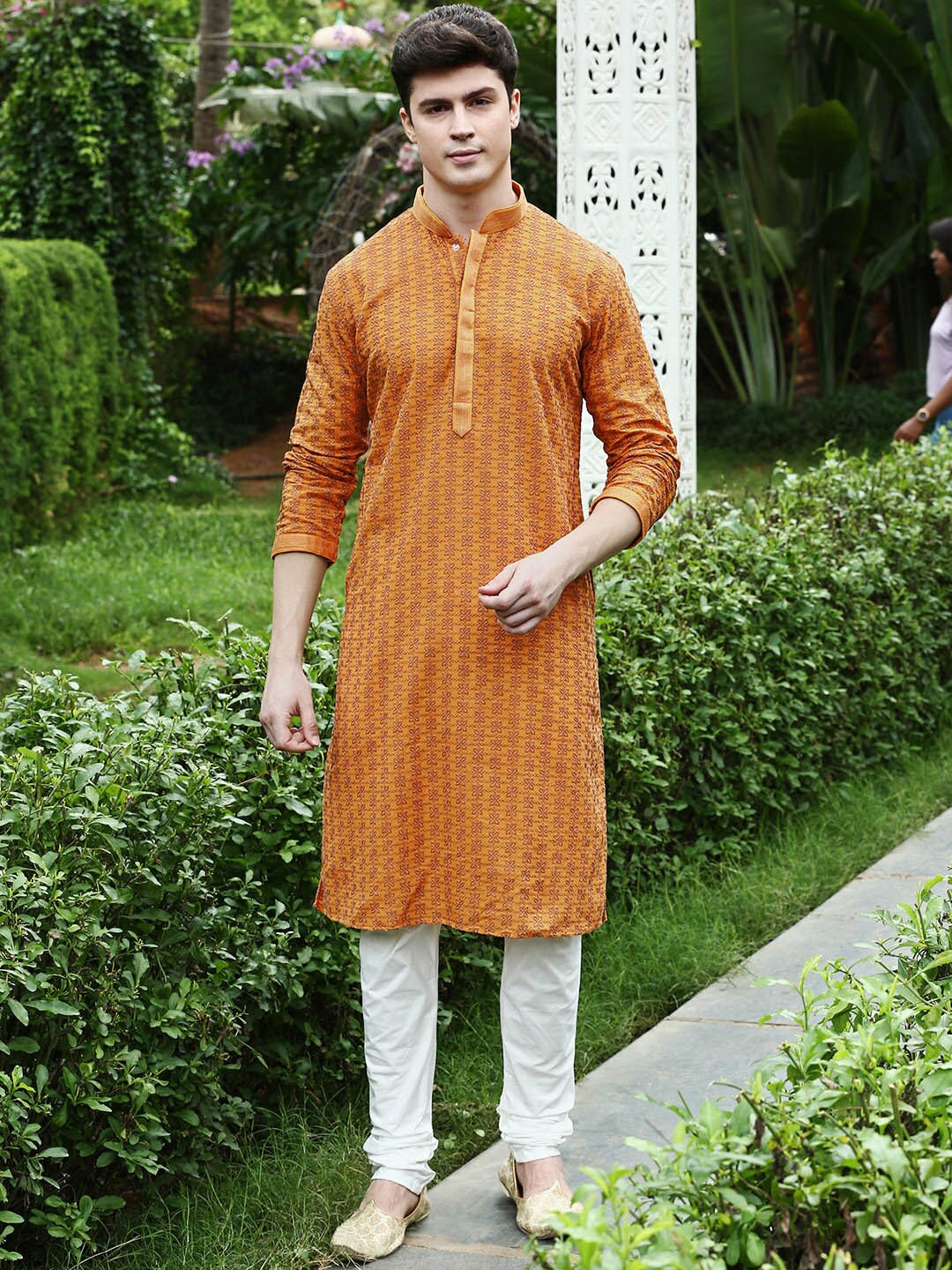 

Sanwara Ethnic Motifs Chikankari Embroidered Cotton Kurta, Mustard